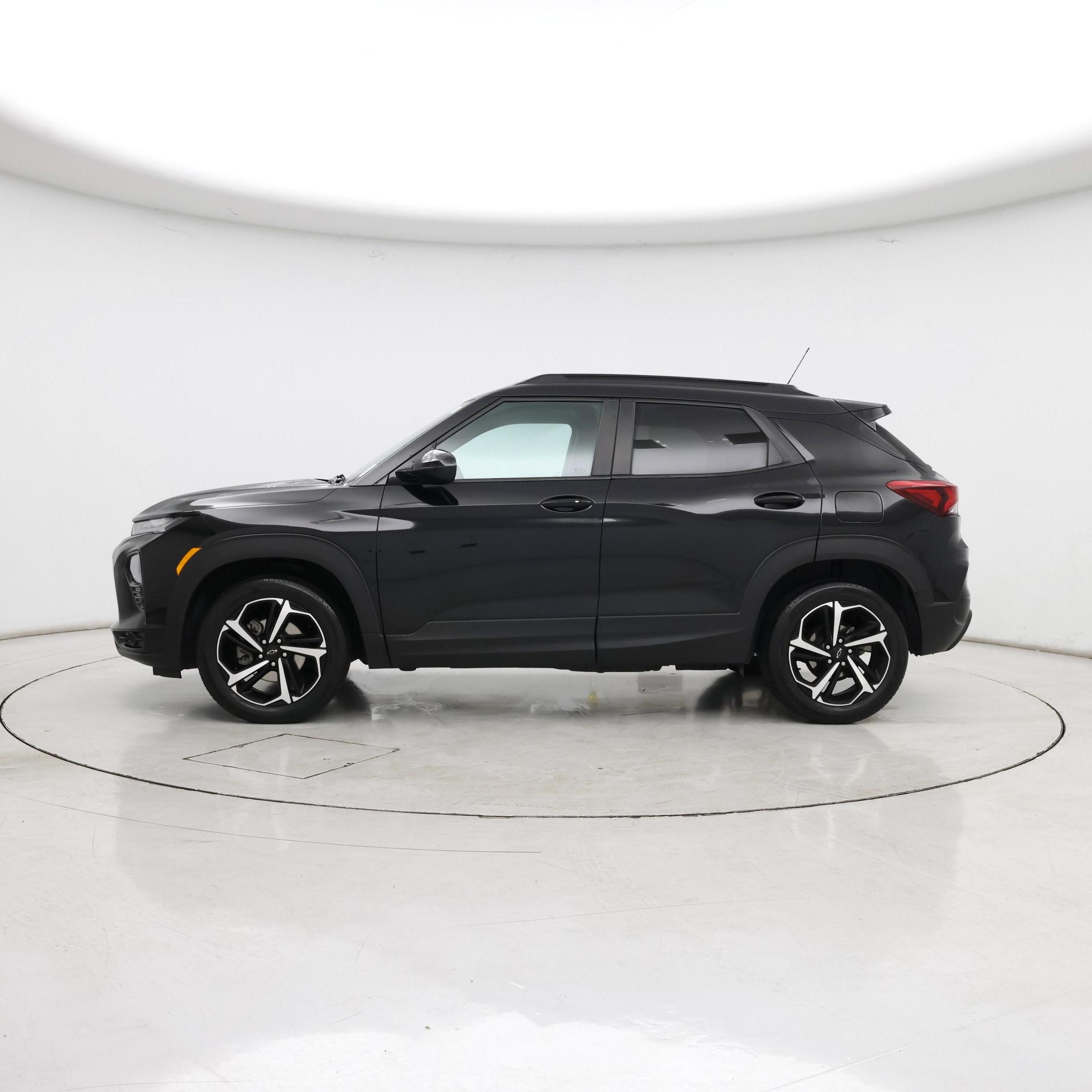 Thumbnail: 2023 Chevrolet TrailBlazer - 3