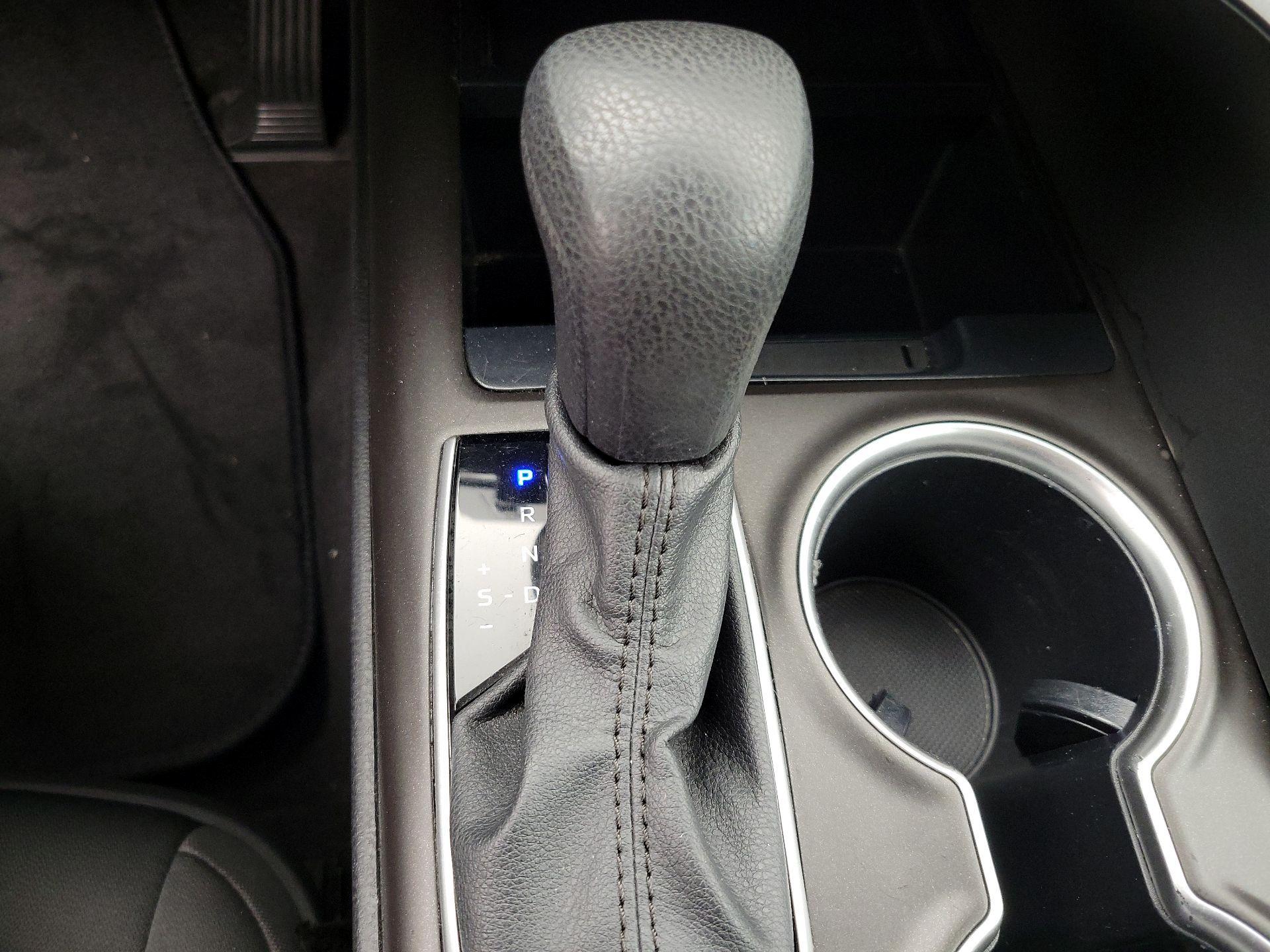 Thumbnail: 2023 Toyota Camry - 17