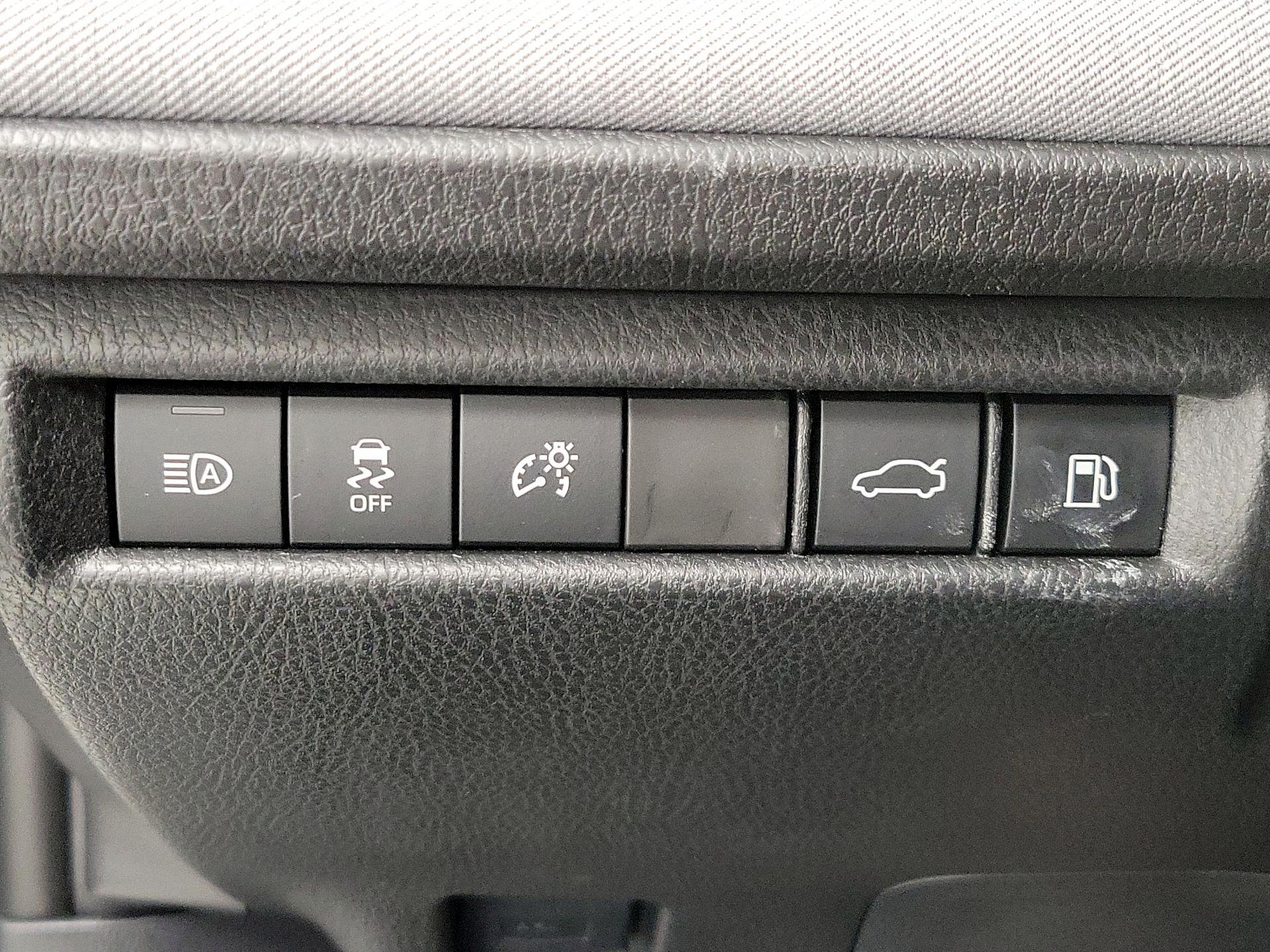 Thumbnail: 2025 Toyota Camry - 13