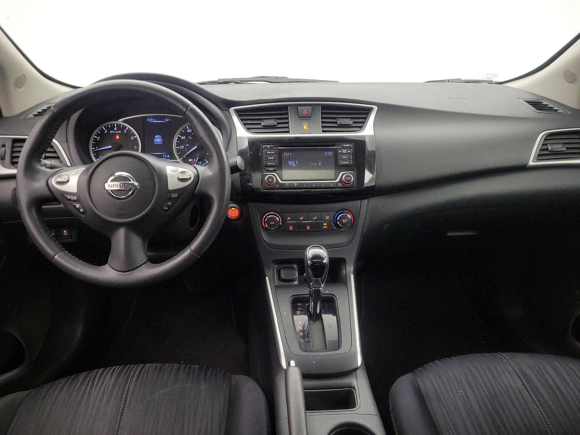 Thumbnail: 2016 Nissan Sentra - 9