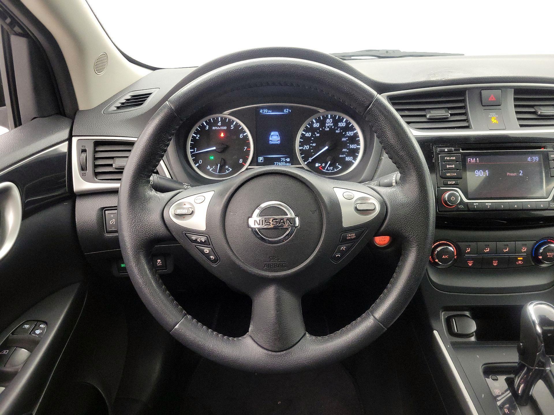 Thumbnail: 2016 Nissan Sentra - 10