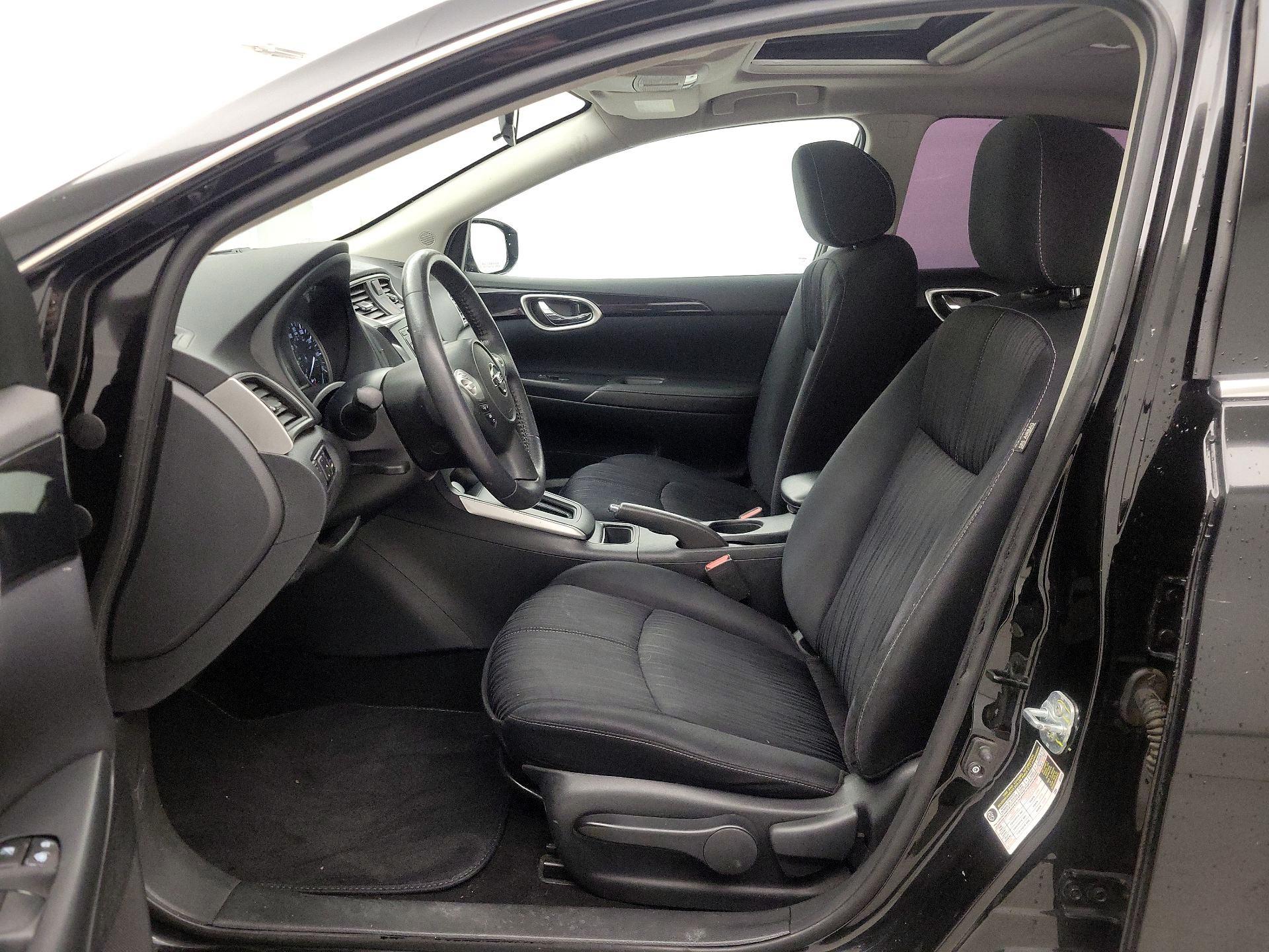 Thumbnail: 2016 Nissan Sentra - 11