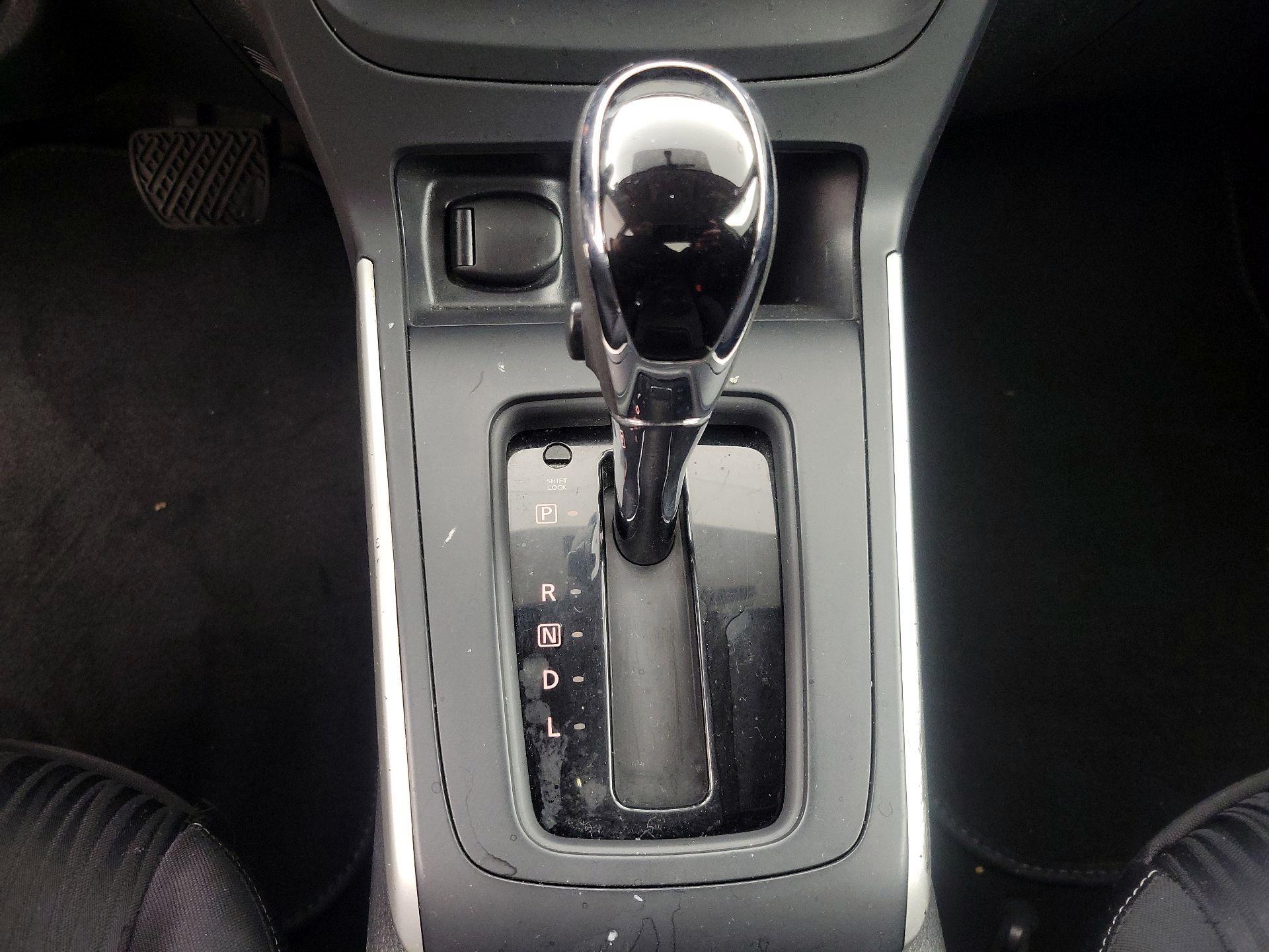 Thumbnail: 2016 Nissan Sentra - 17