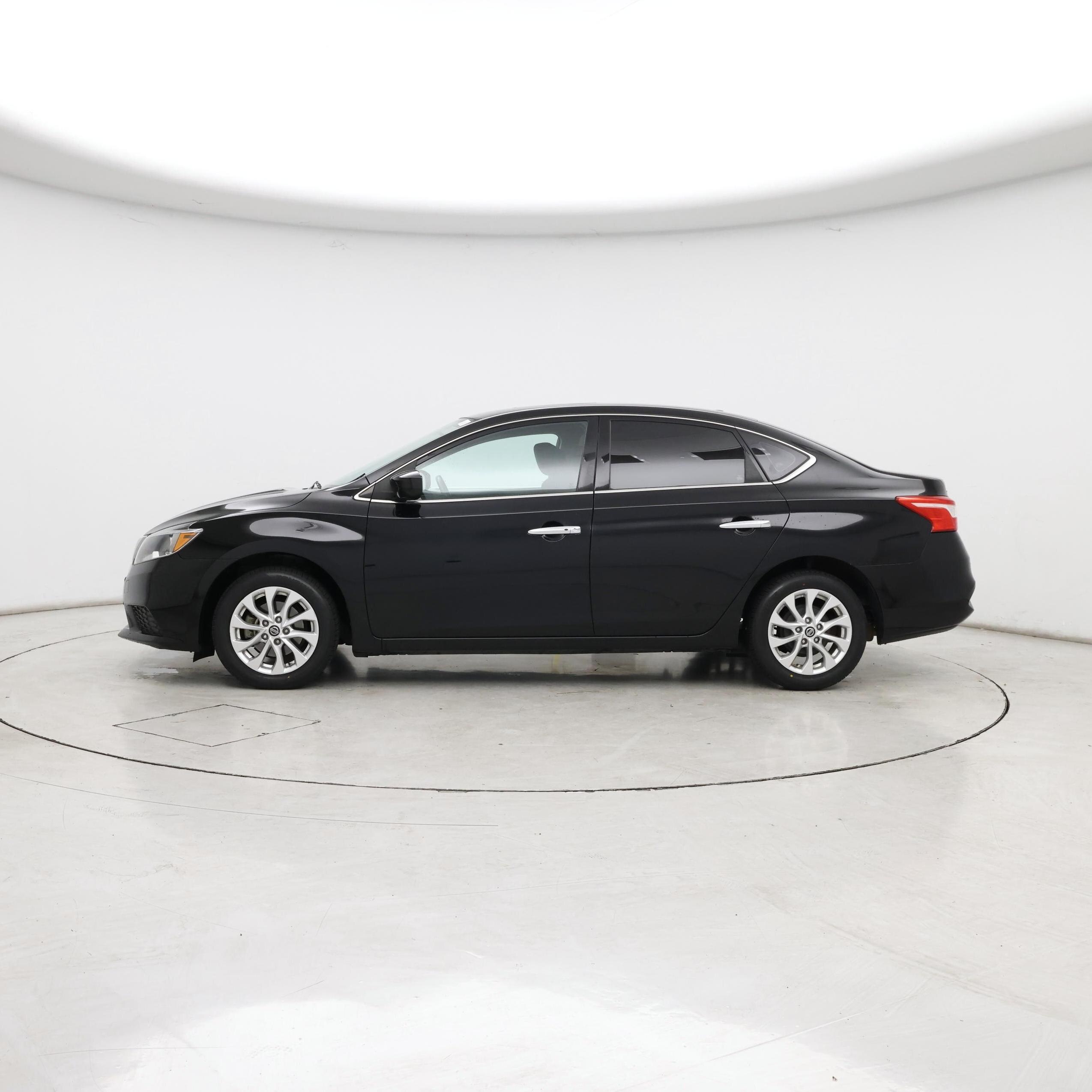 Thumbnail: 2016 Nissan Sentra - 3