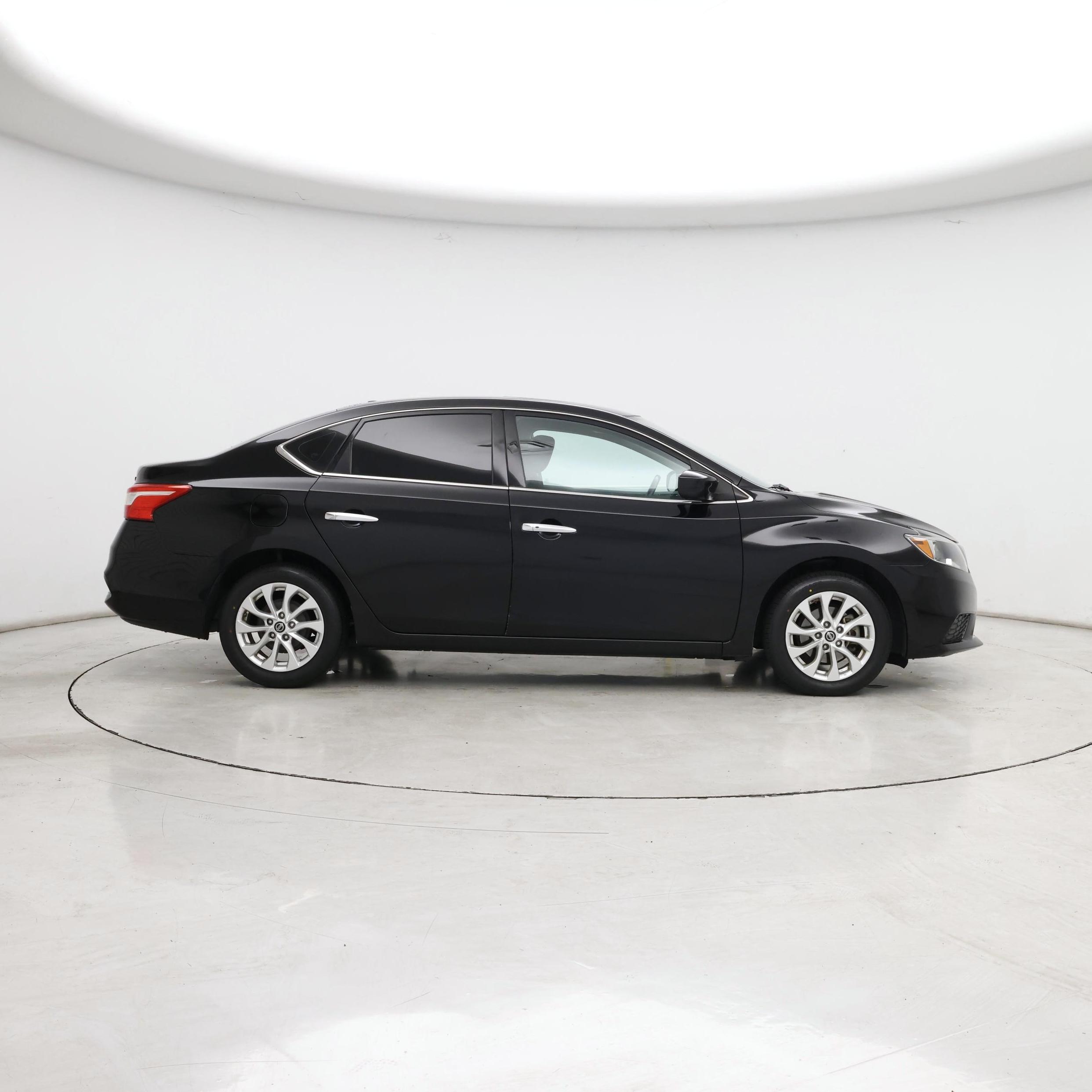 Thumbnail: 2016 Nissan Sentra - 7