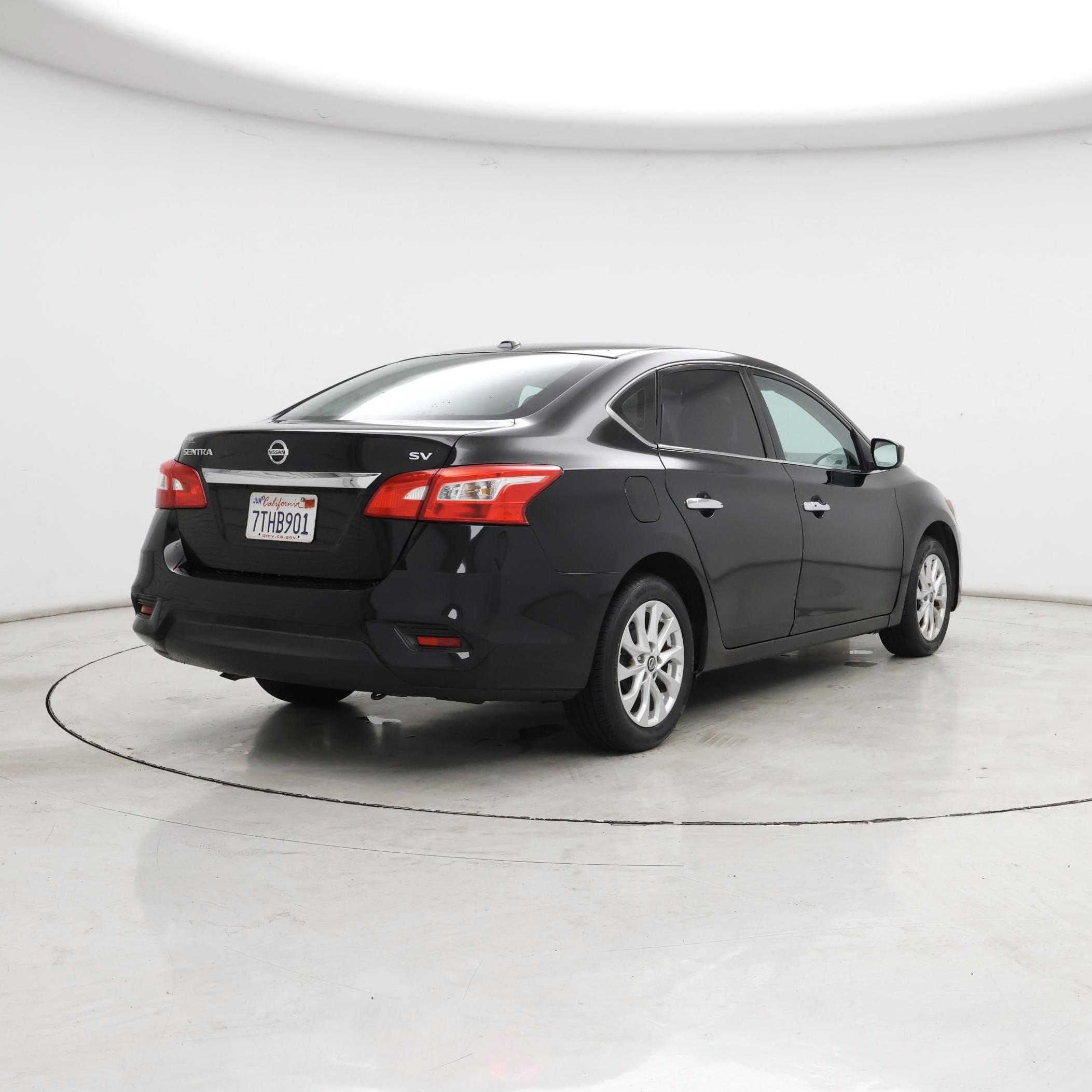 Thumbnail: 2016 Nissan Sentra - 8