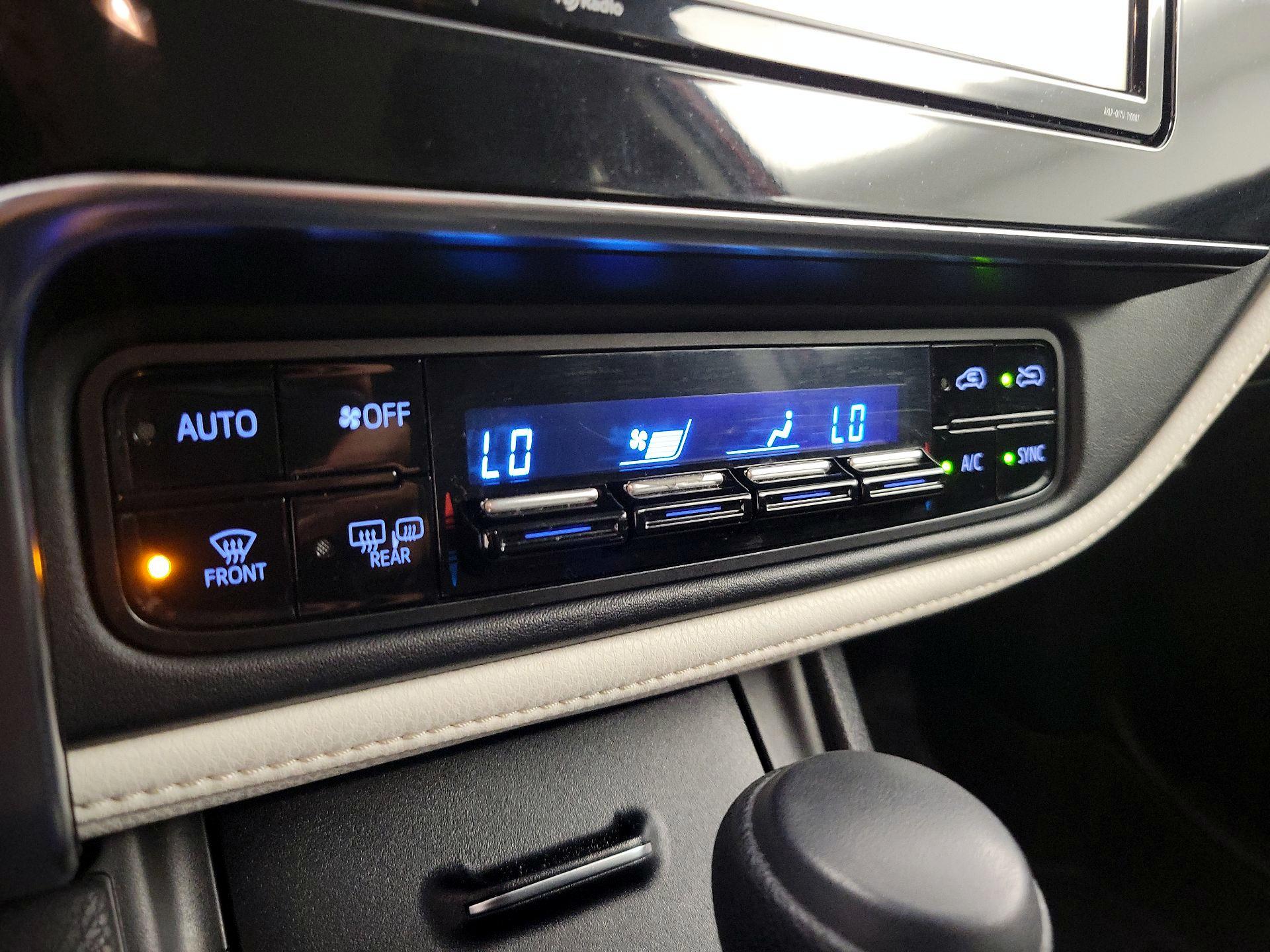 Thumbnail: 2018 Toyota Corolla iM - 16