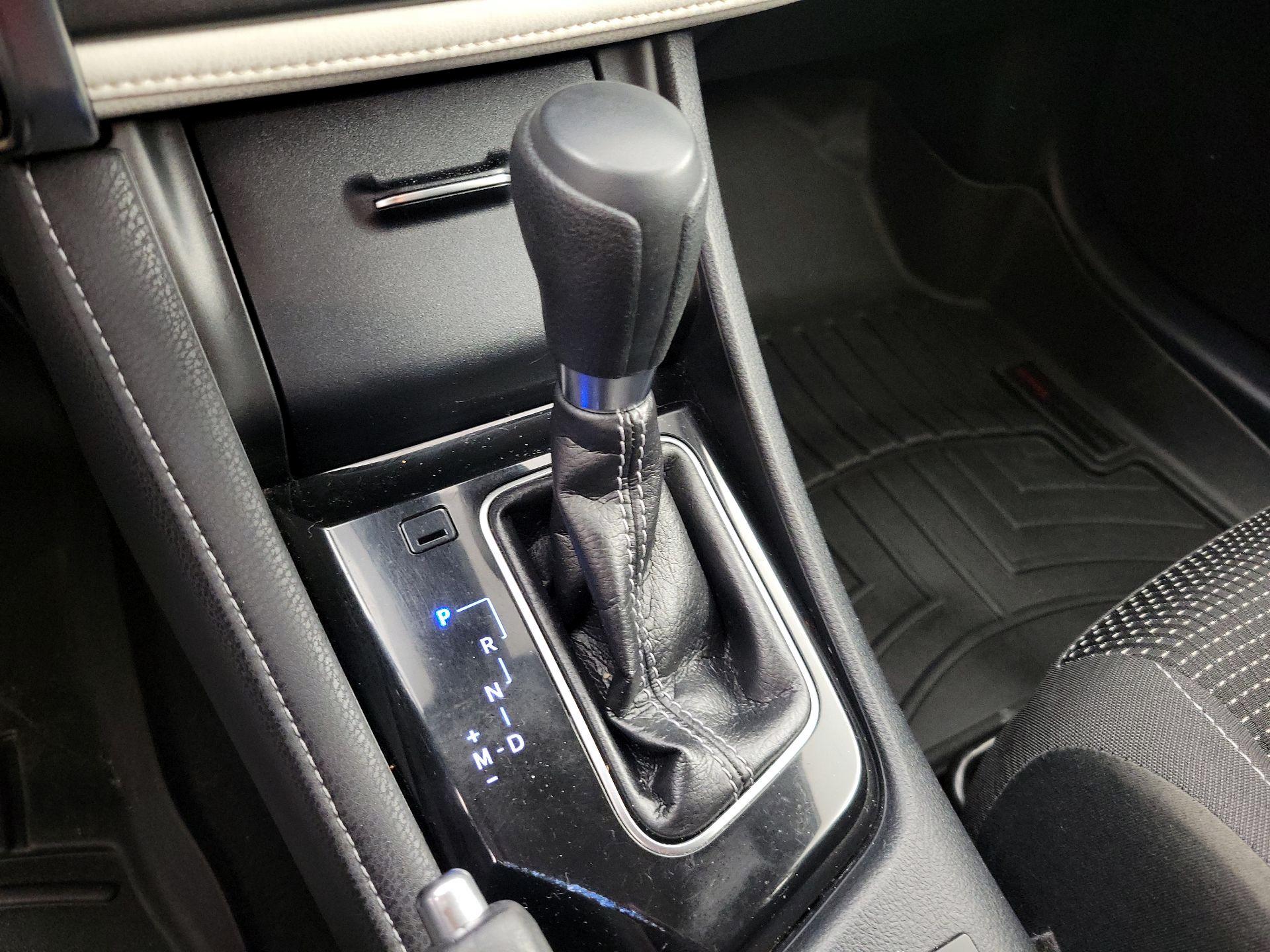 Thumbnail: 2018 Toyota Corolla iM - 17