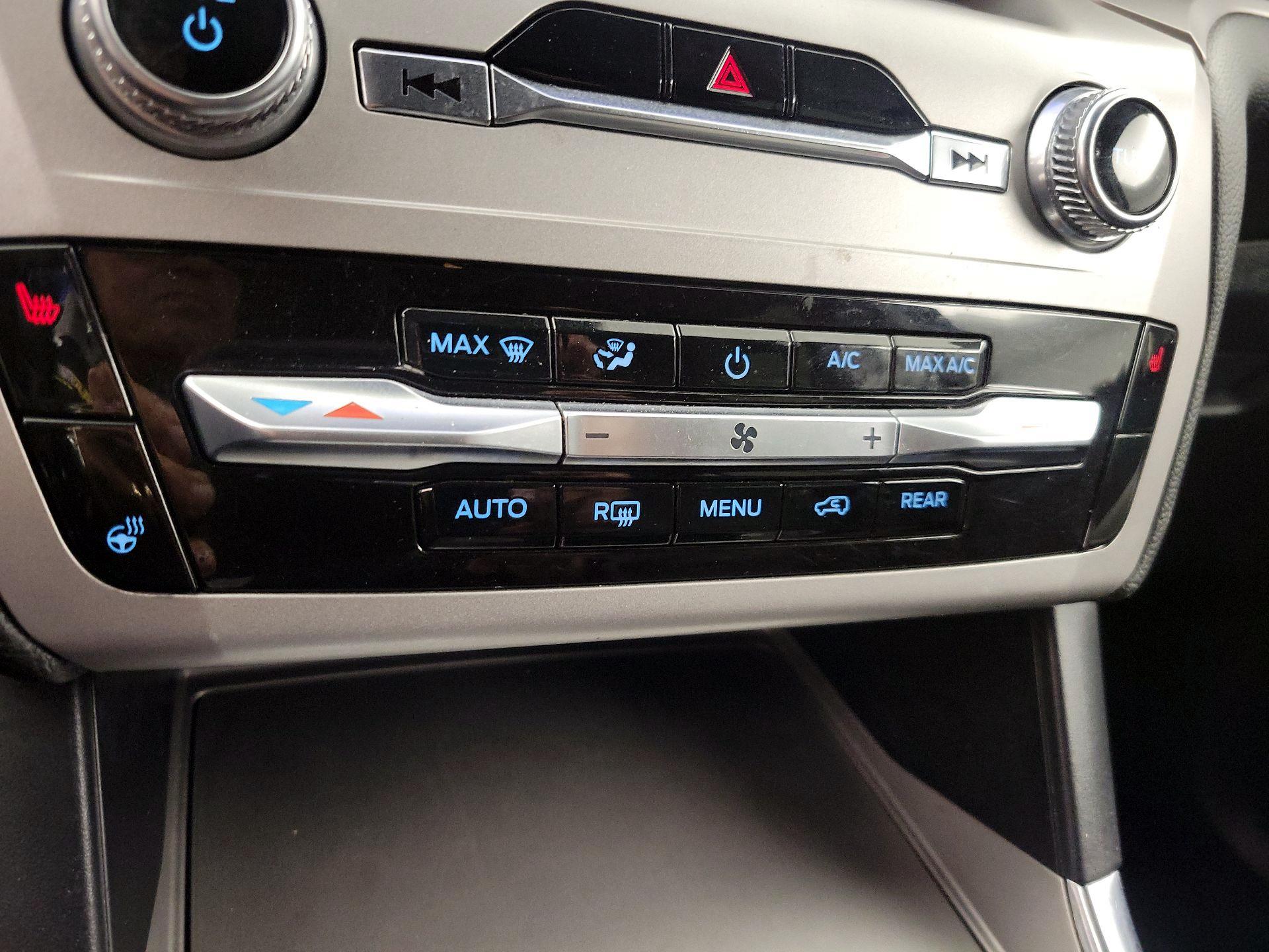 Thumbnail: 2022 Ford Explorer - 16