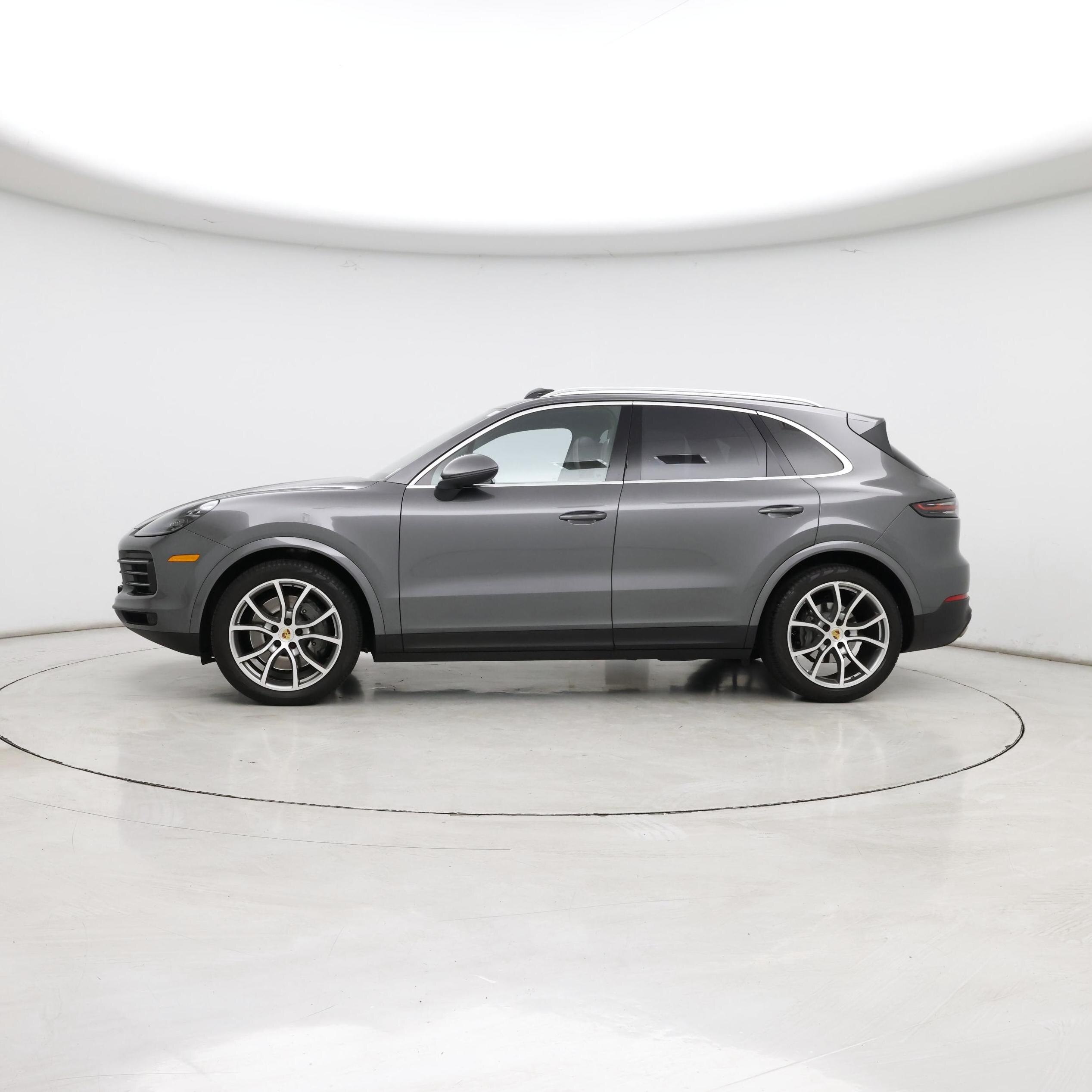 Thumbnail: 2020 Porsche Cayenne - 3