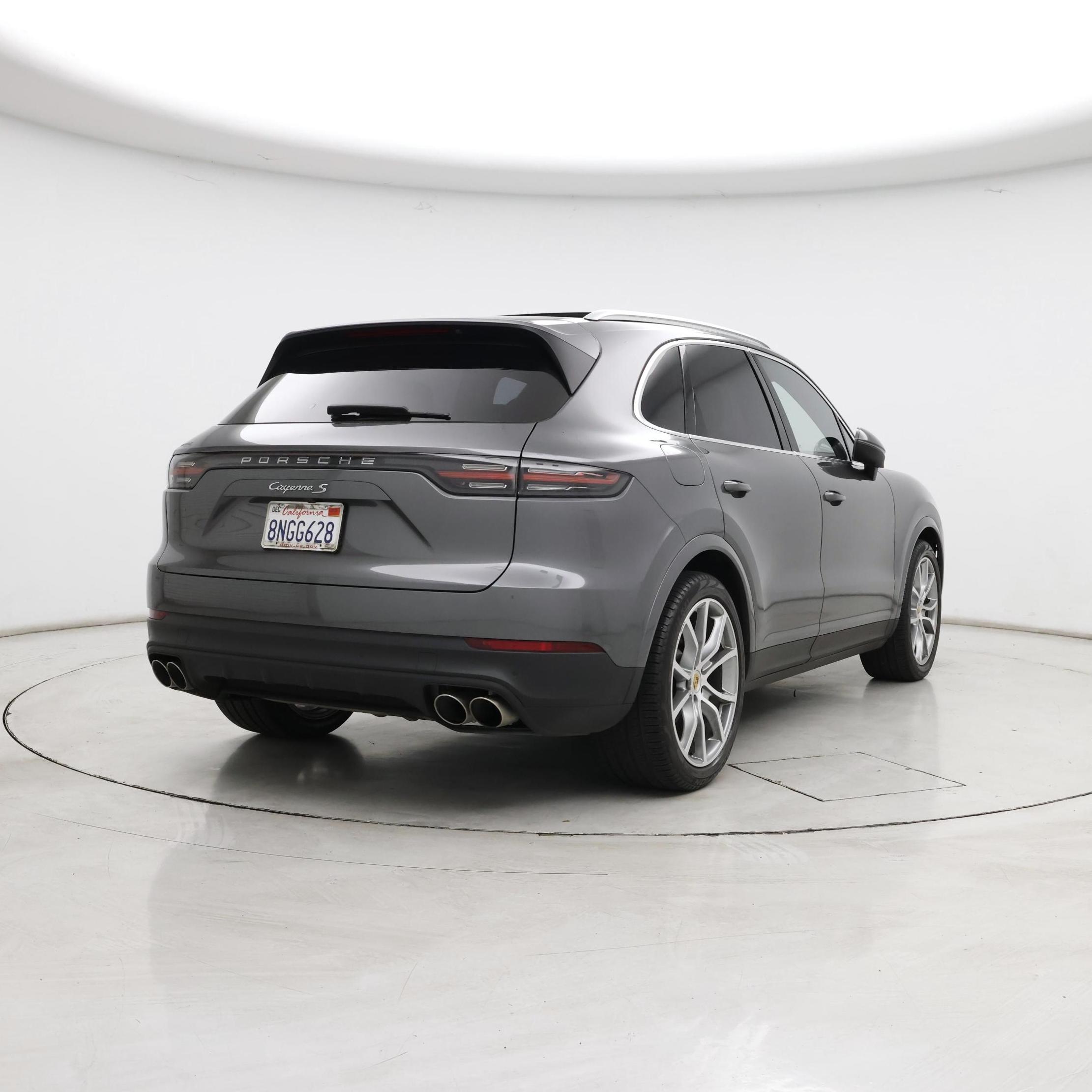 Thumbnail: 2020 Porsche Cayenne - 8