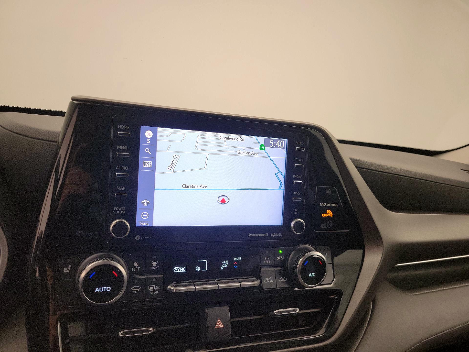 Thumbnail: 2022 Toyota Highlander - 14