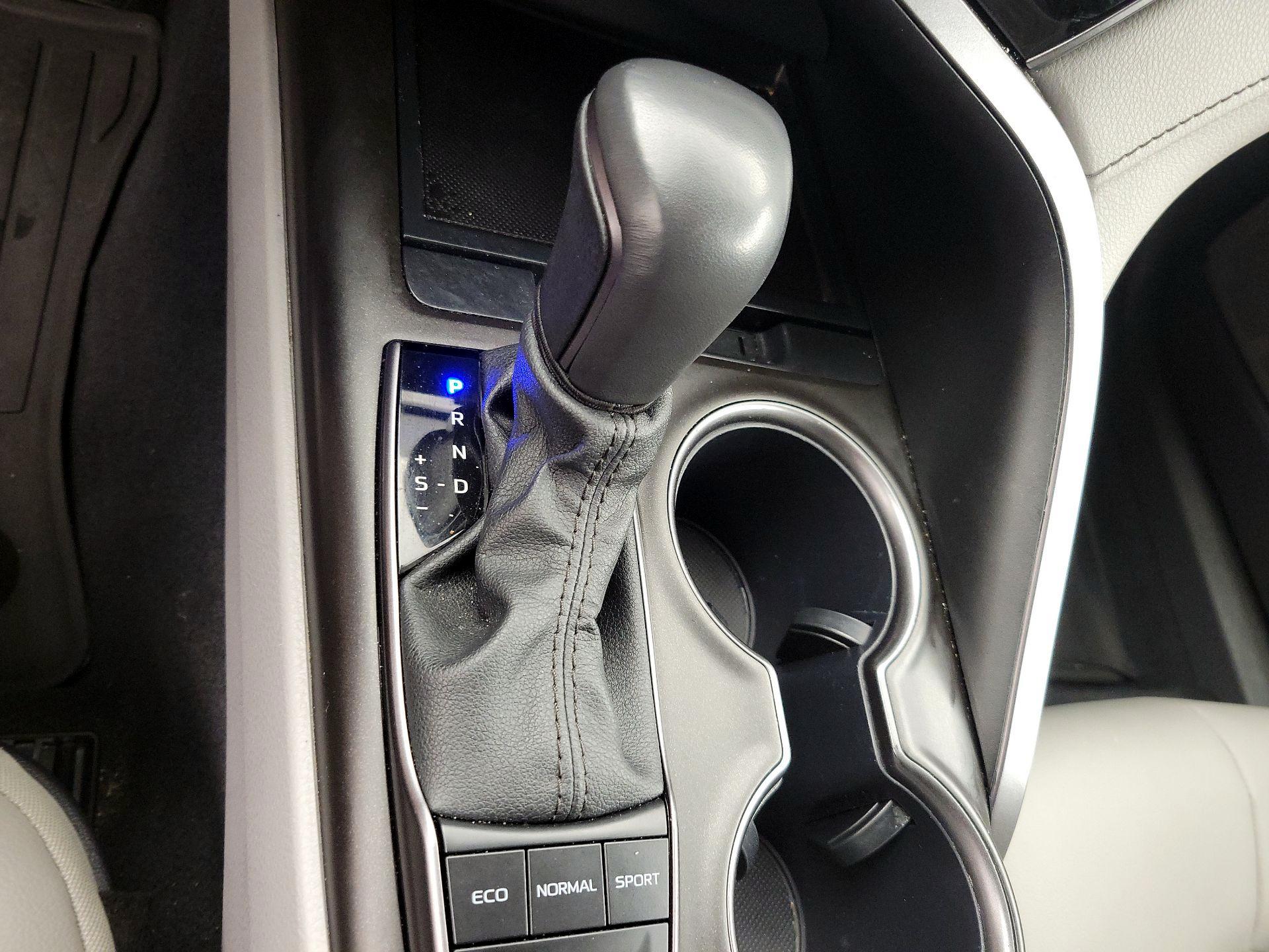 Thumbnail: 2024 Toyota Camry - 17