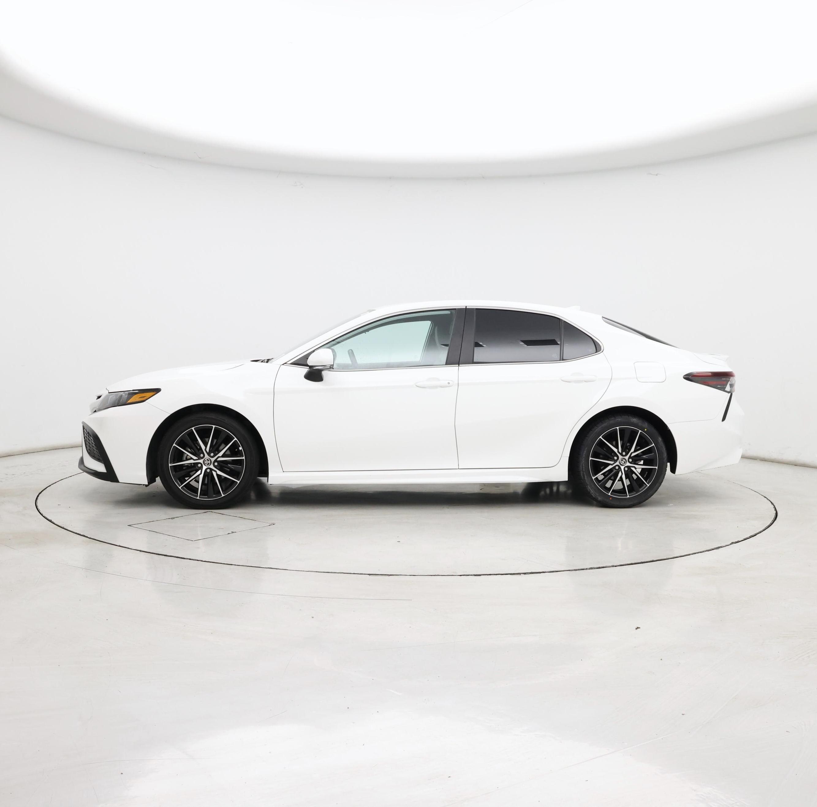 Thumbnail: 2024 Toyota Camry - 3