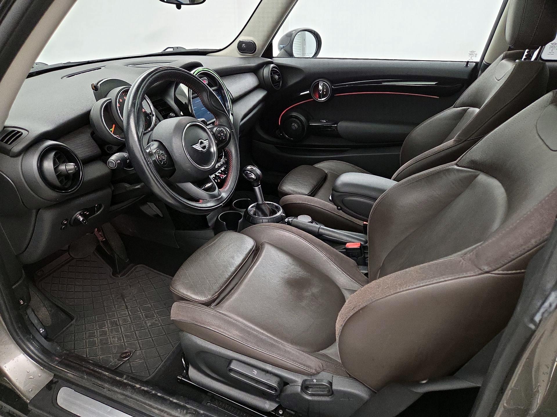 Thumbnail: 2016 MINI Cooper Hardtop - 11