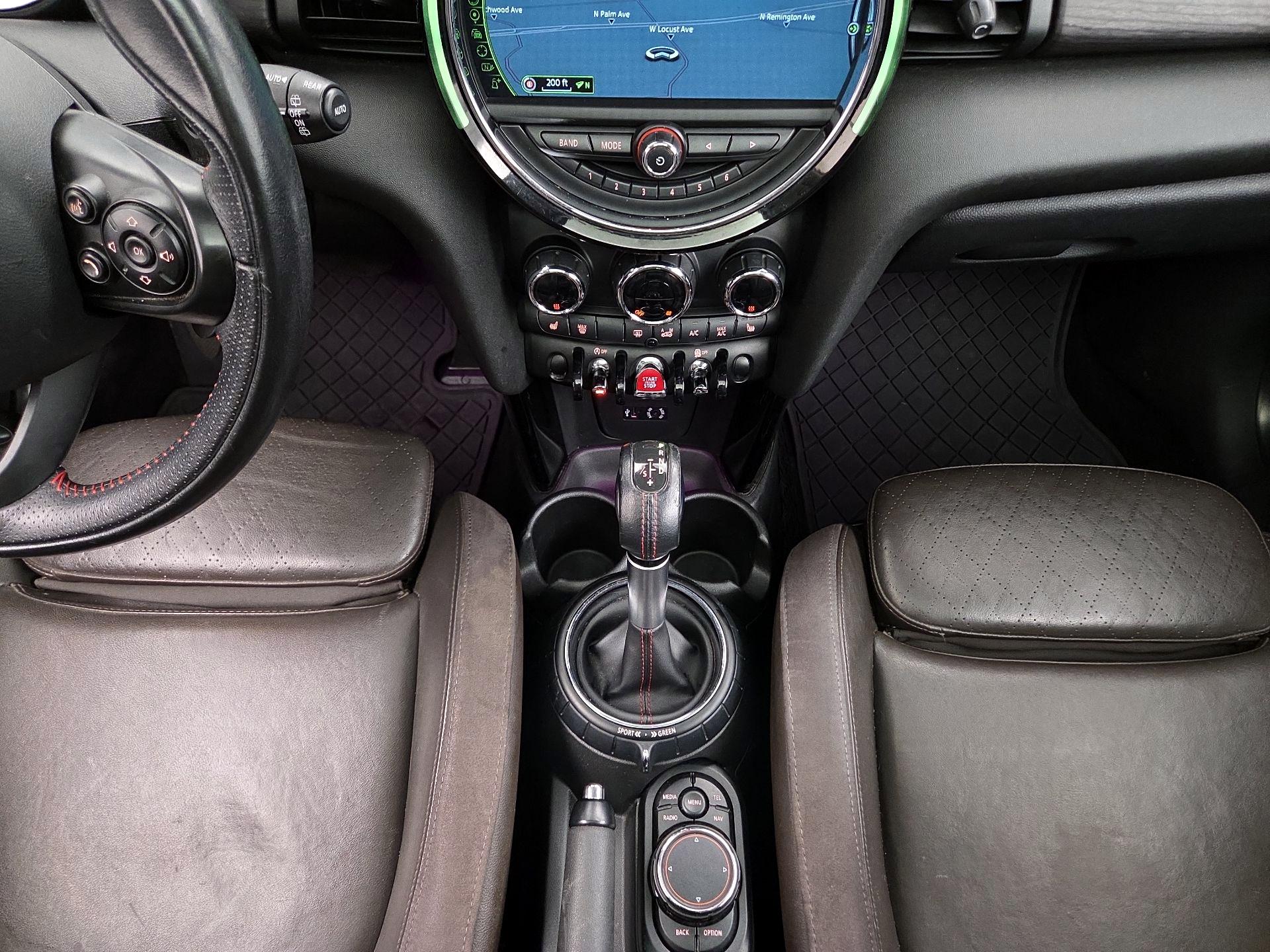 Thumbnail: 2016 MINI Cooper Hardtop - 18