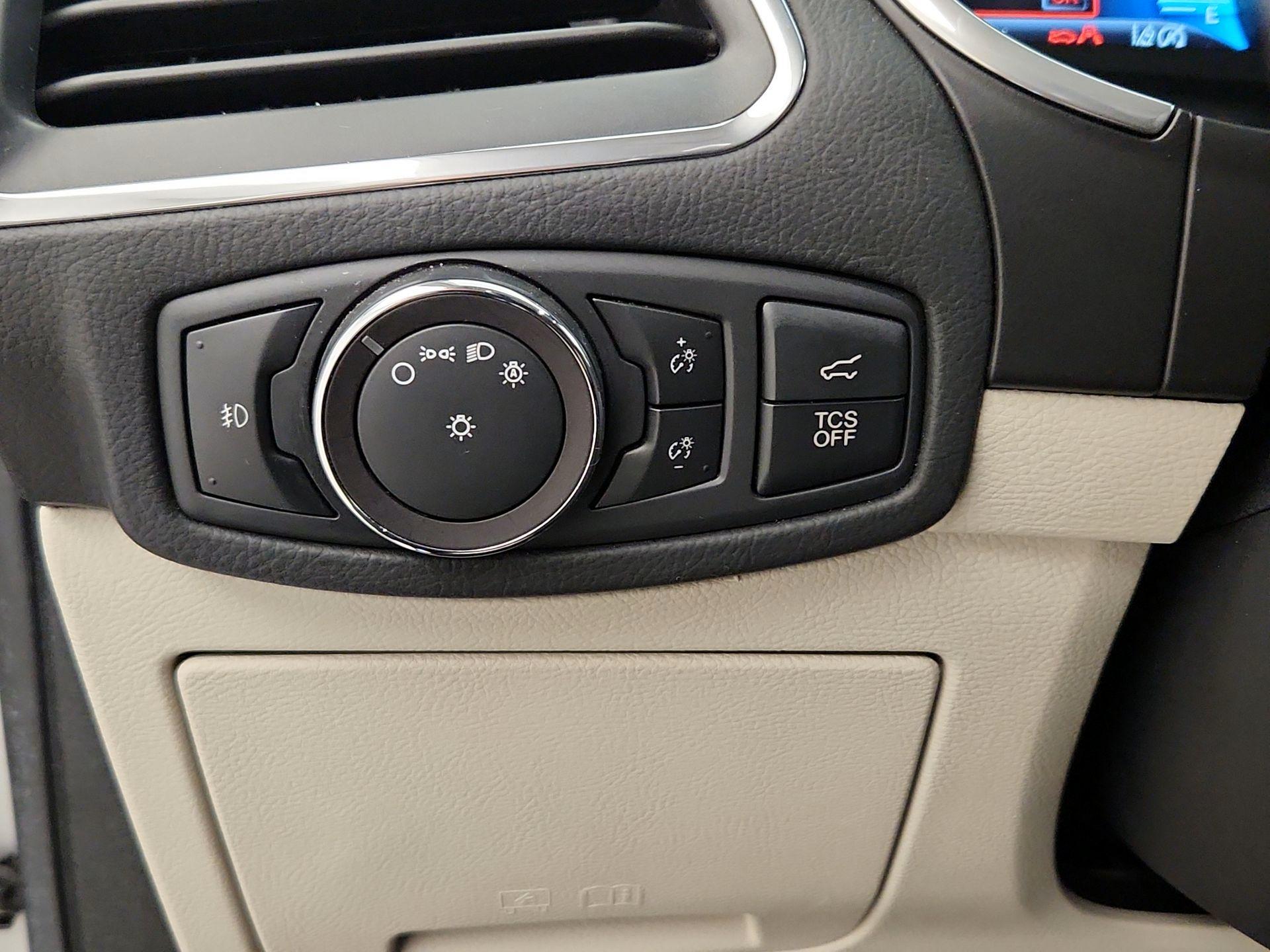 Thumbnail: 2019 Ford Edge - 13