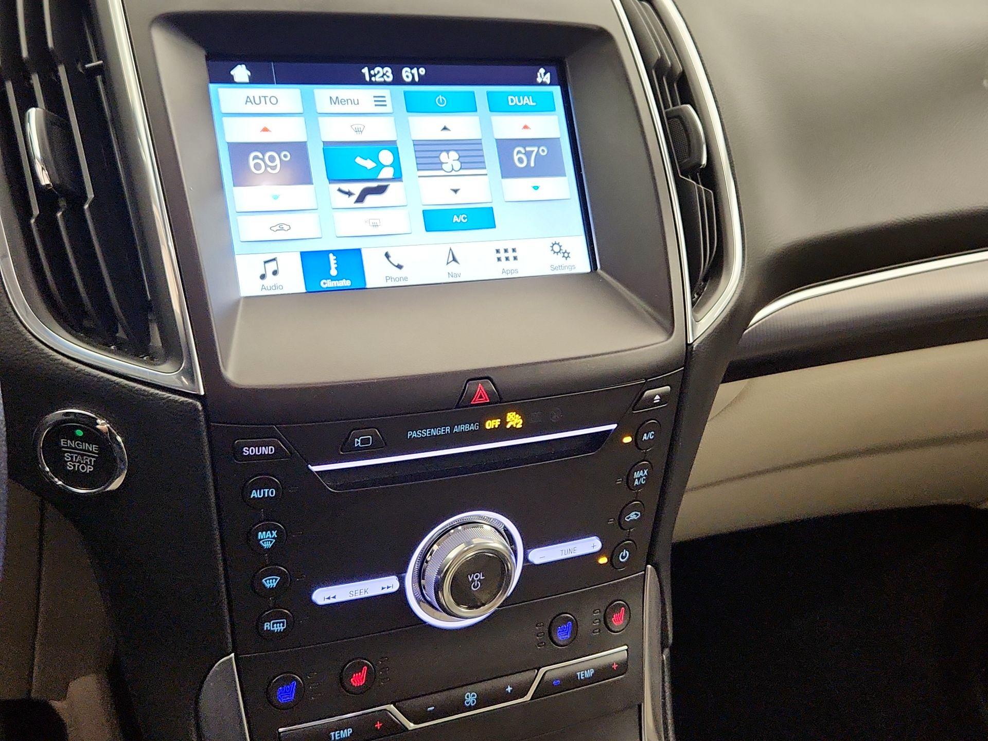 Thumbnail: 2019 Ford Edge - 17