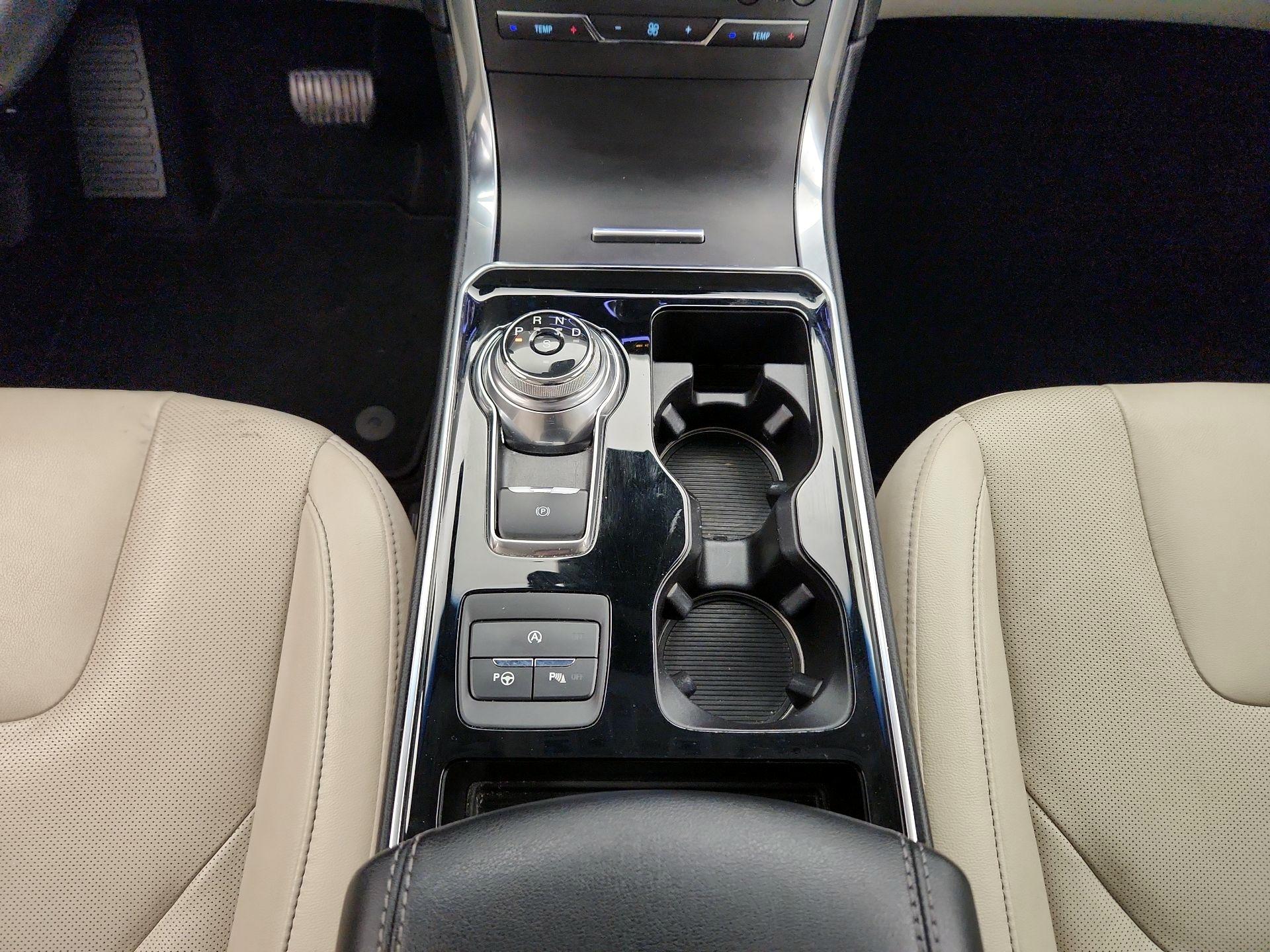 Thumbnail: 2019 Ford Edge - 18