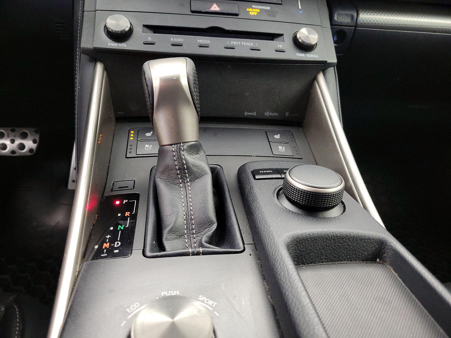 Thumbnail: 2016 Lexus IS - 17