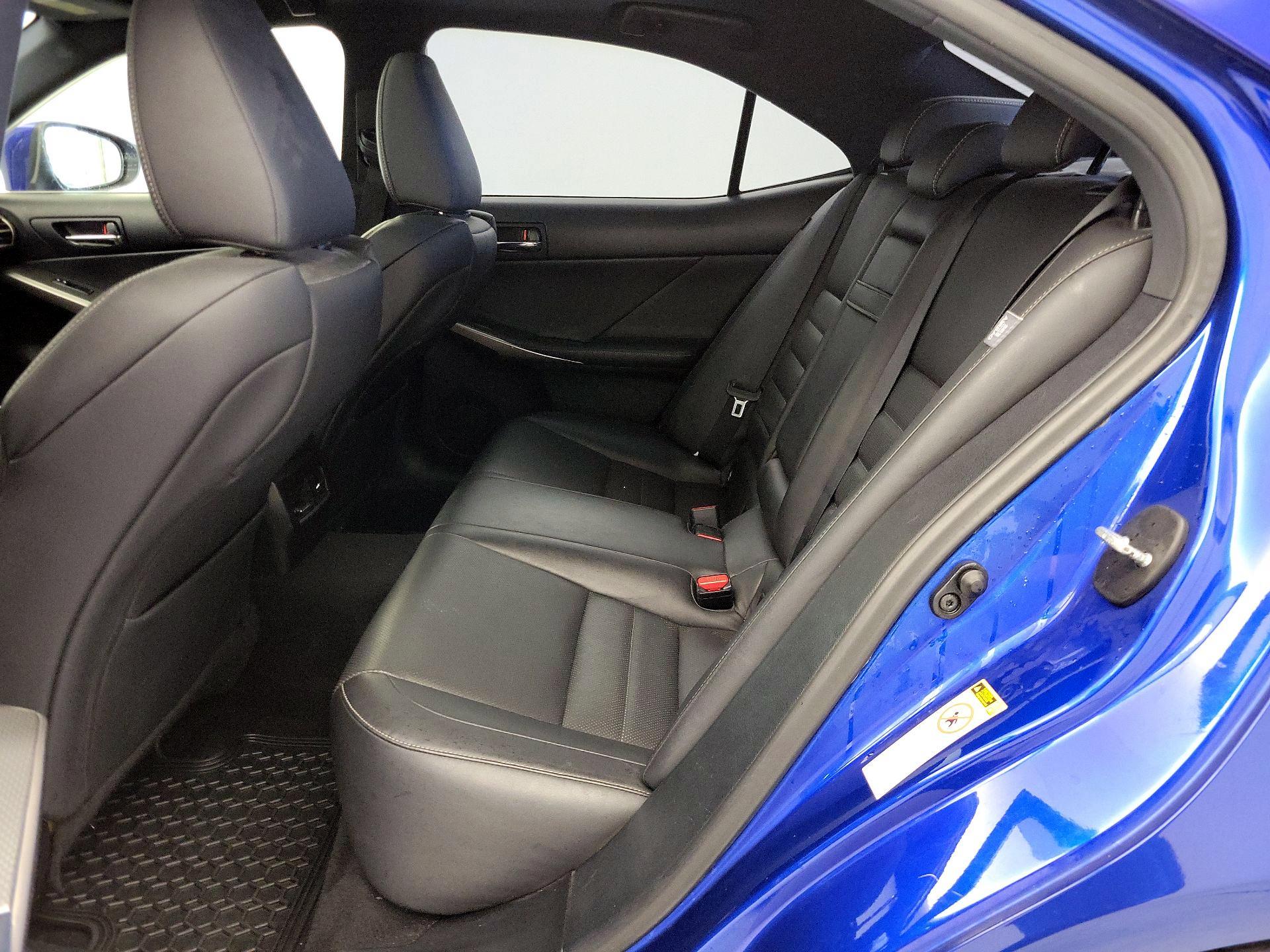 Thumbnail: 2016 Lexus IS - 20