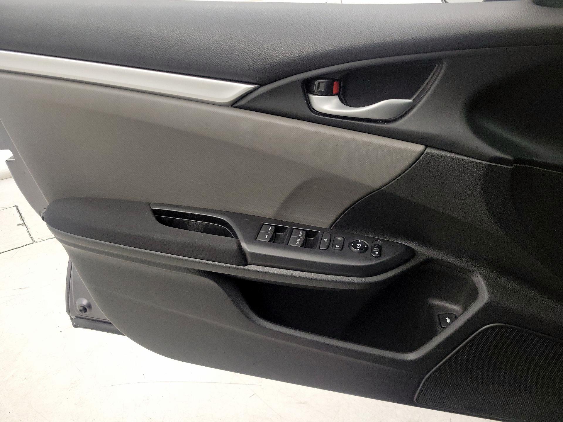 Thumbnail: 2017 Honda Civic - 12