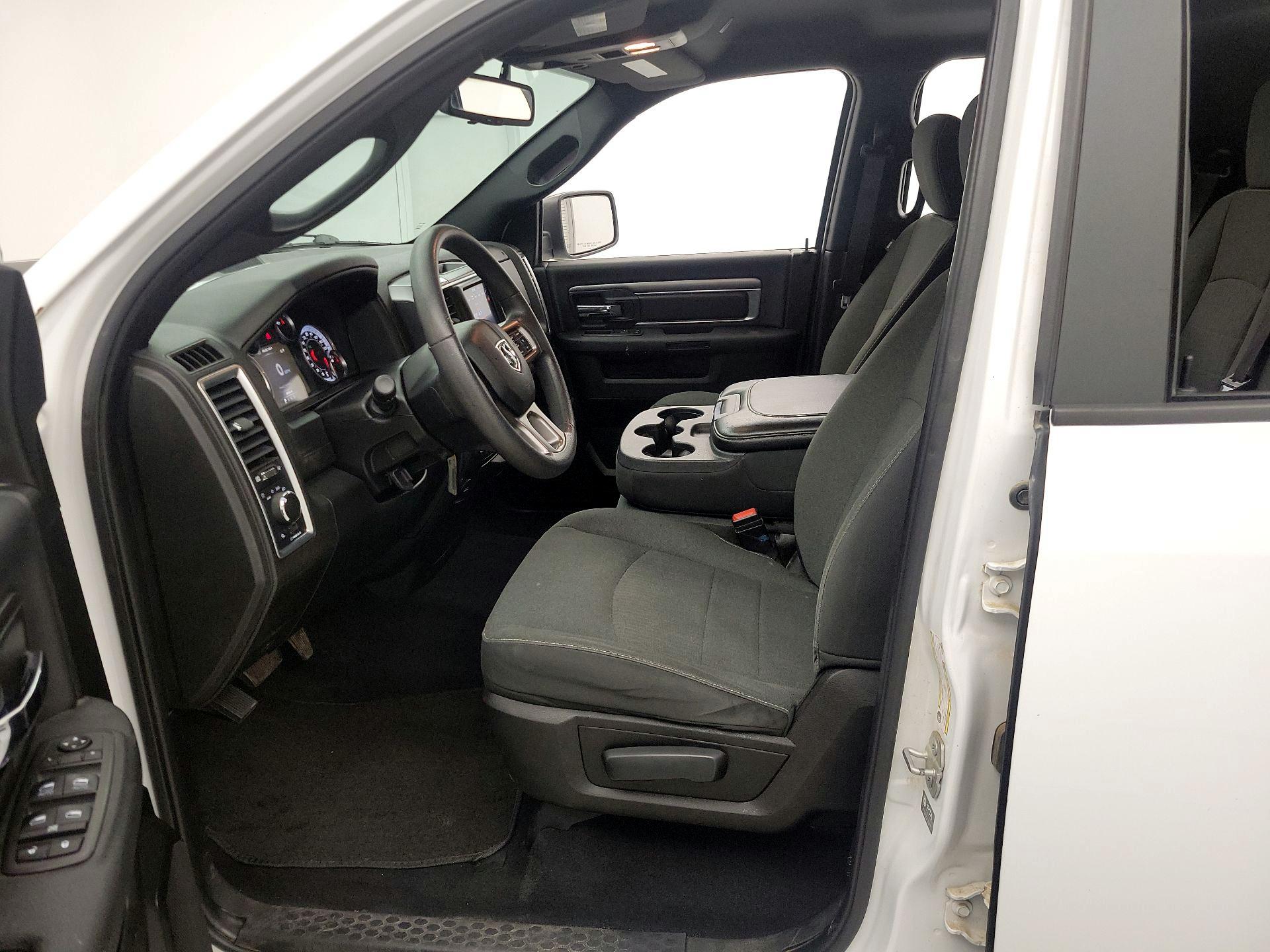 Thumbnail: 2021 RAM 1500 Classic - 11