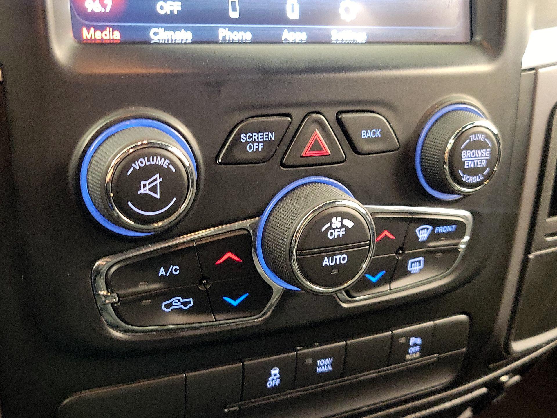 Thumbnail: 2021 RAM 1500 Classic - 16