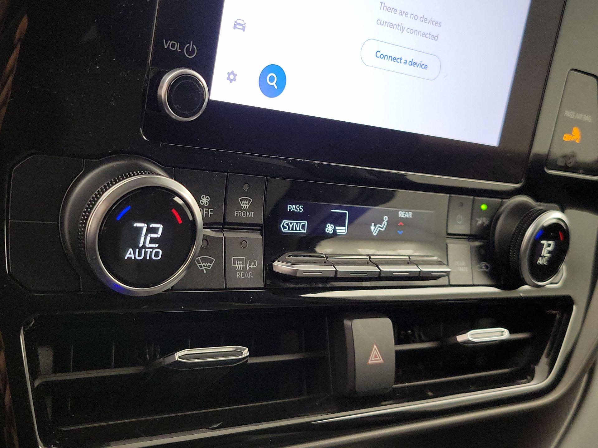 Thumbnail: 2023 Toyota Highlander - 16