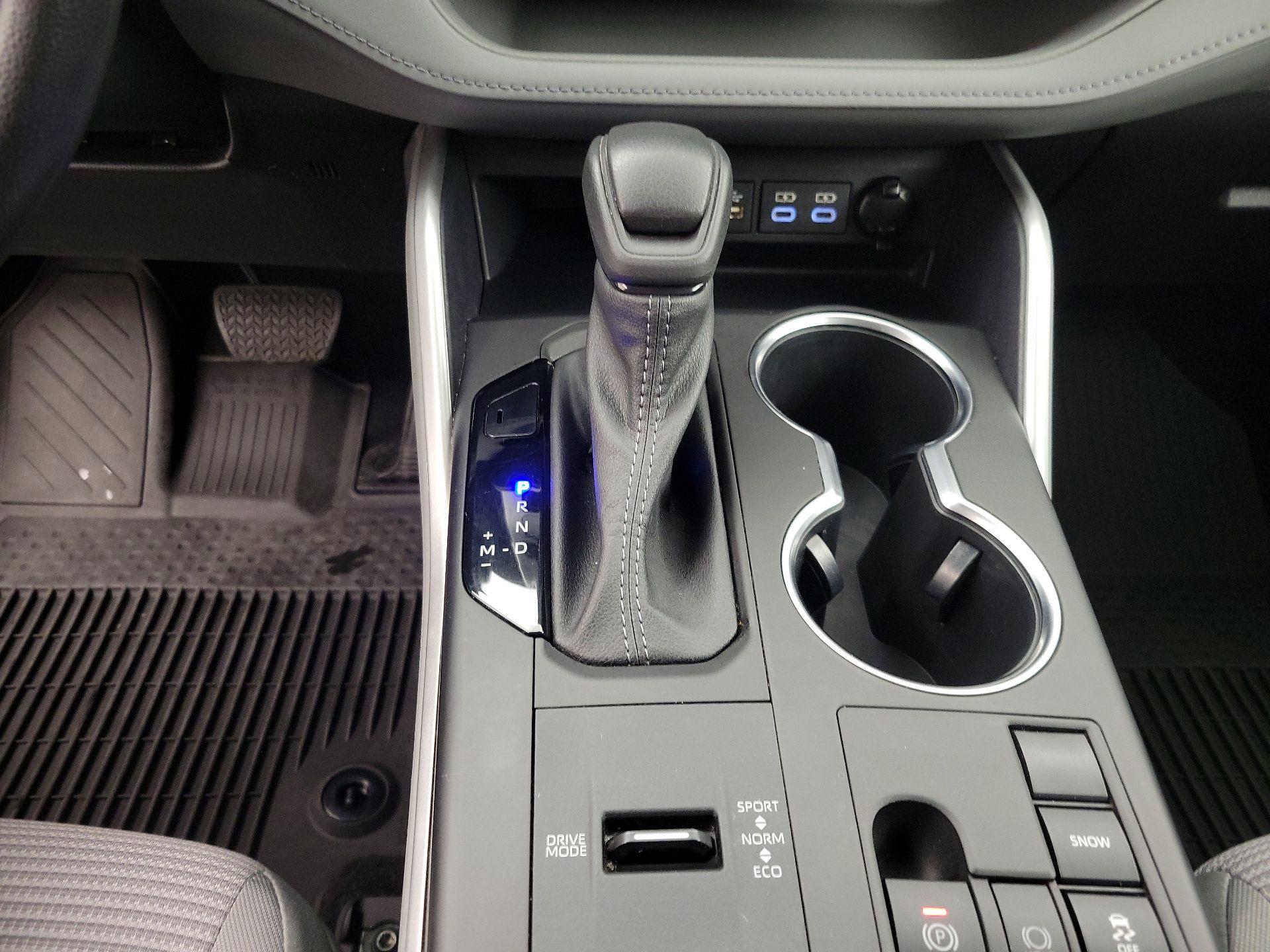 Thumbnail: 2023 Toyota Highlander - 17