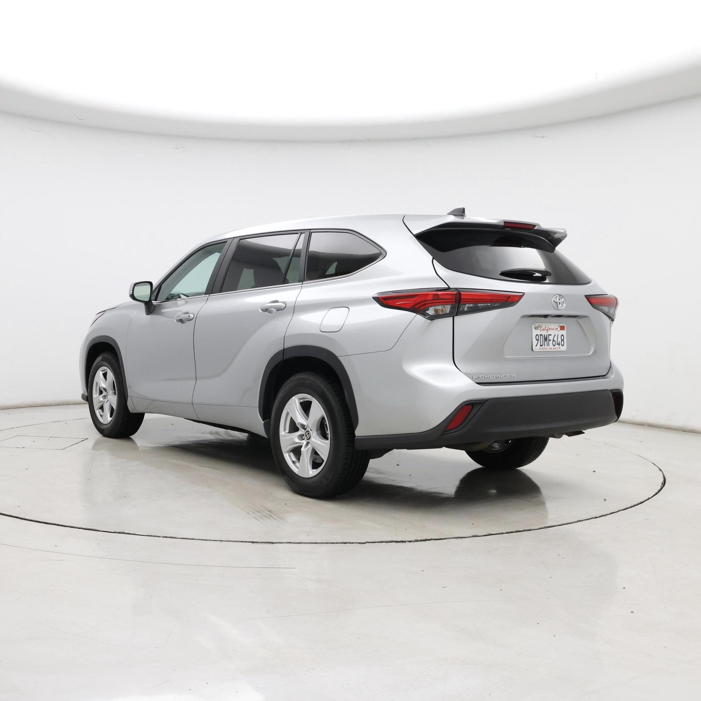 Thumbnail: 2023 Toyota Highlander - 2