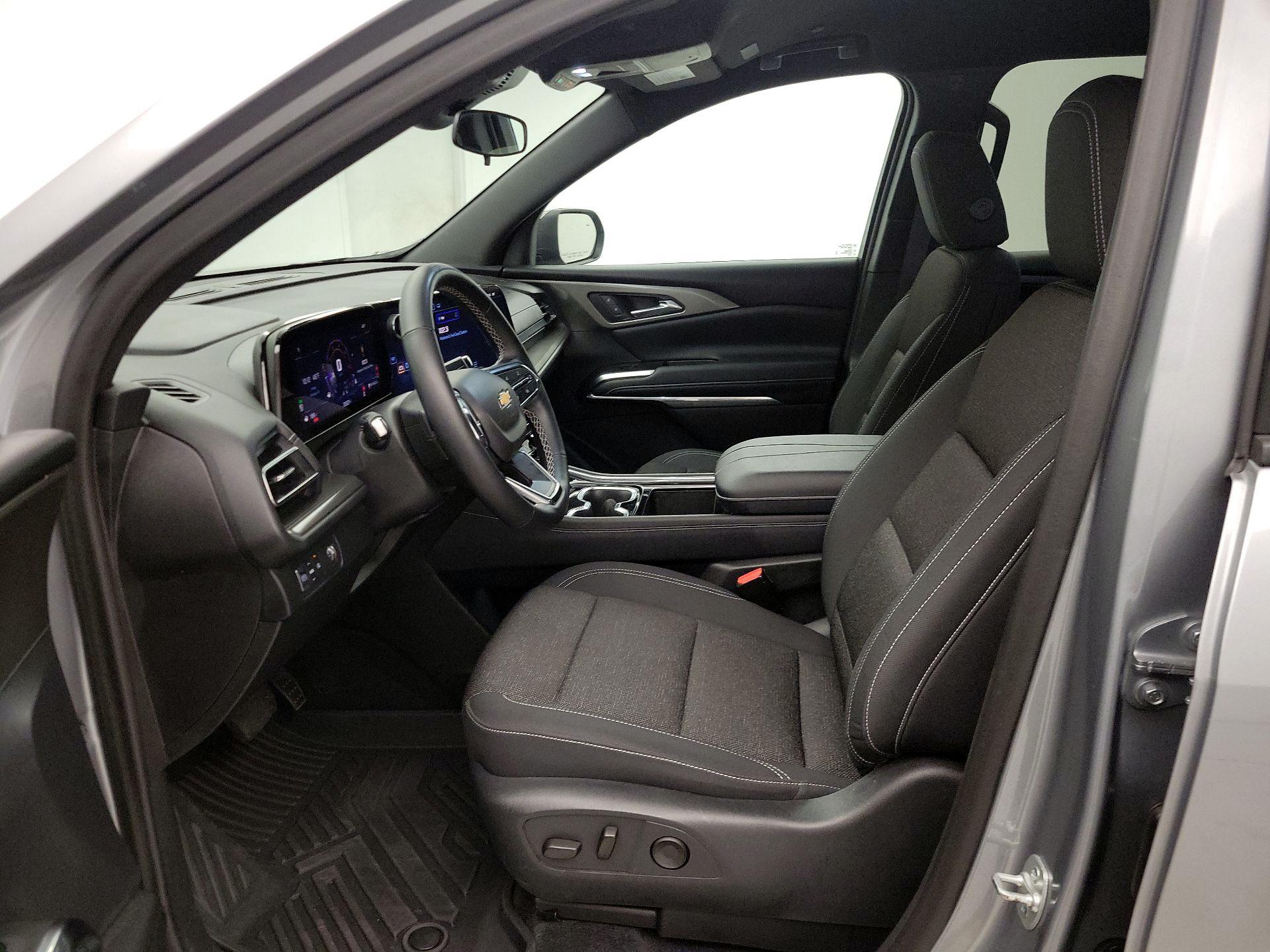 Thumbnail: 2025 Chevrolet Traverse - 11