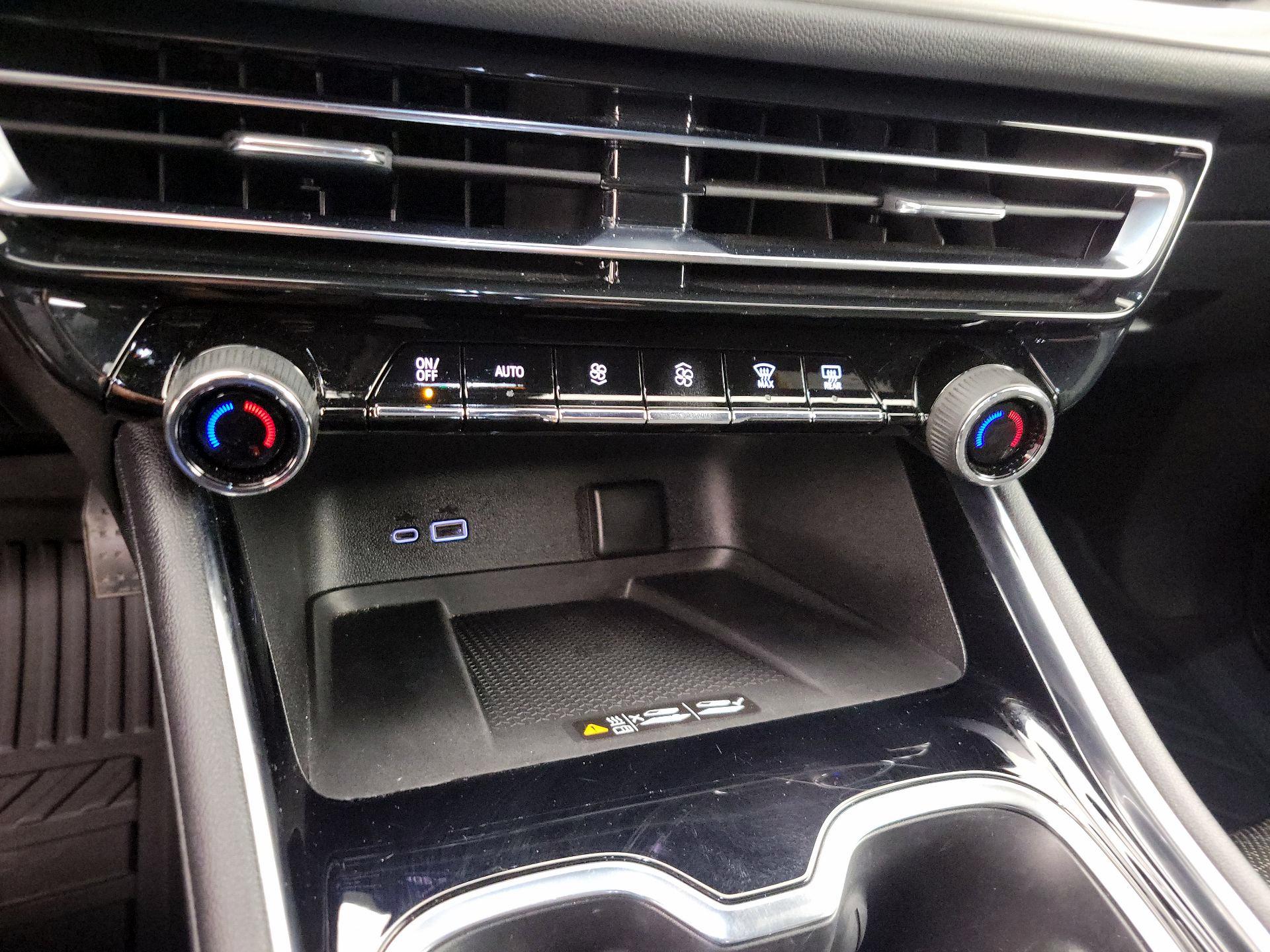 Thumbnail: 2025 Chevrolet Traverse - 16