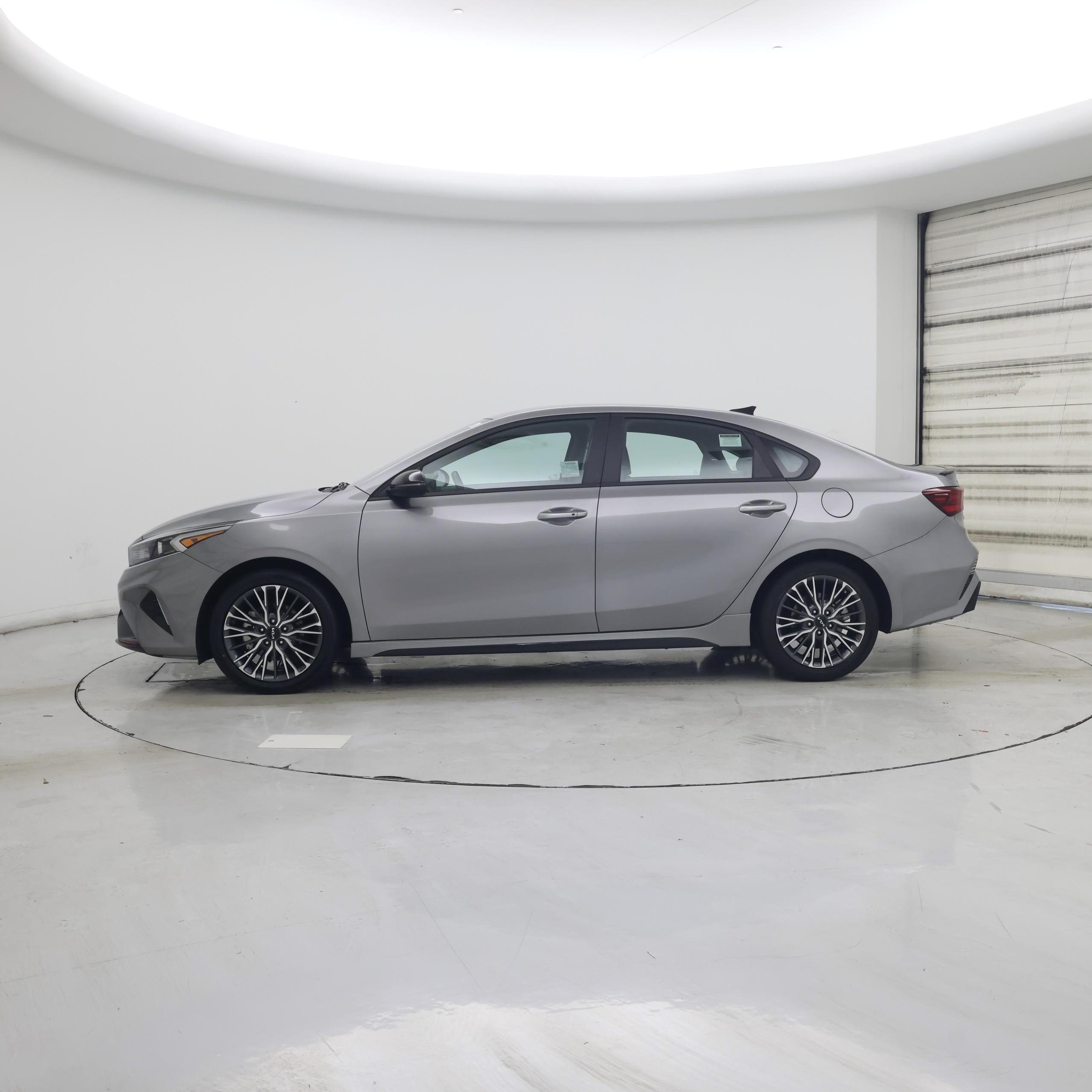 Thumbnail: 2024 Kia Forte - 3