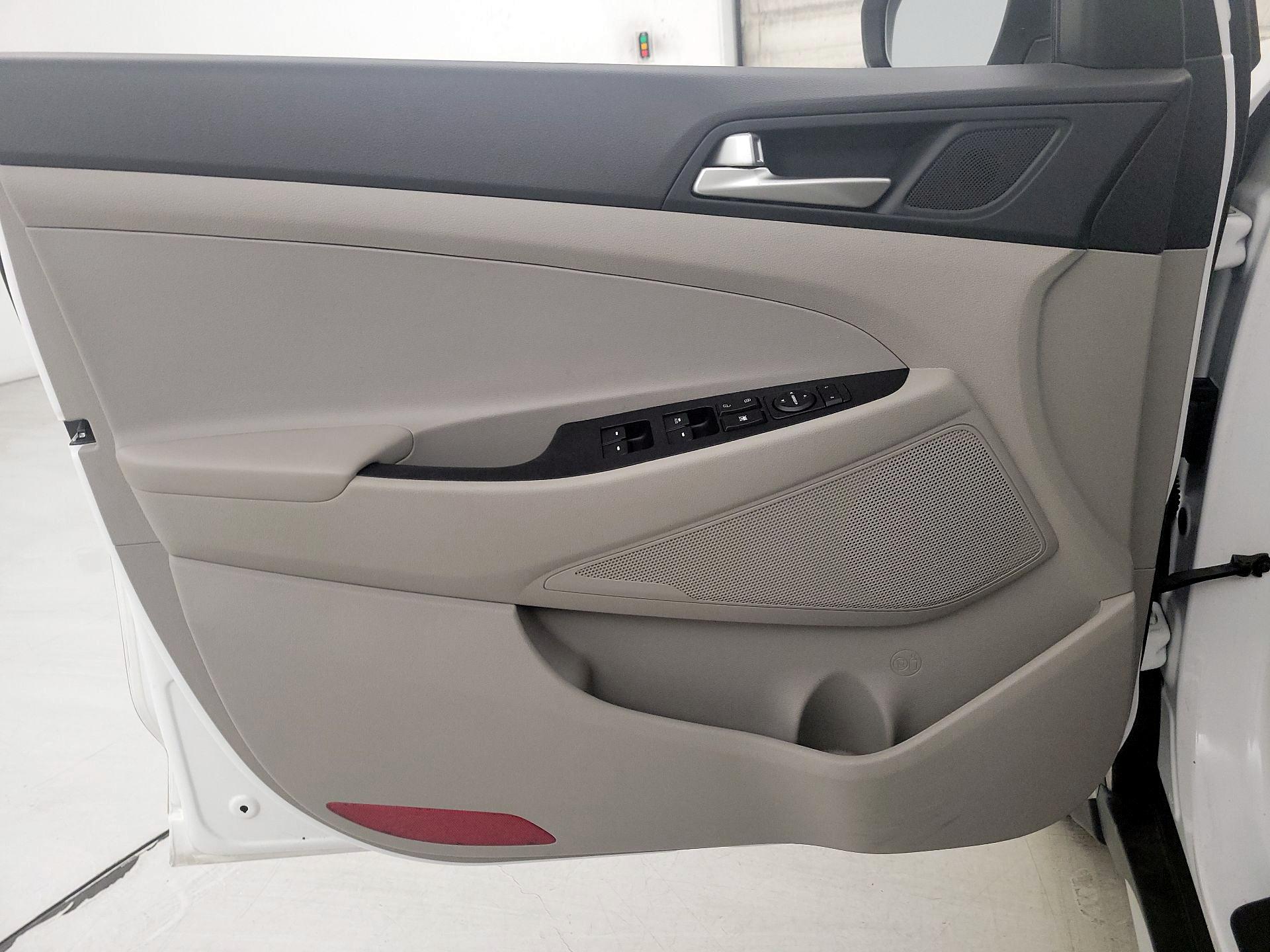 Thumbnail: 2020 Hyundai Tucson - 12