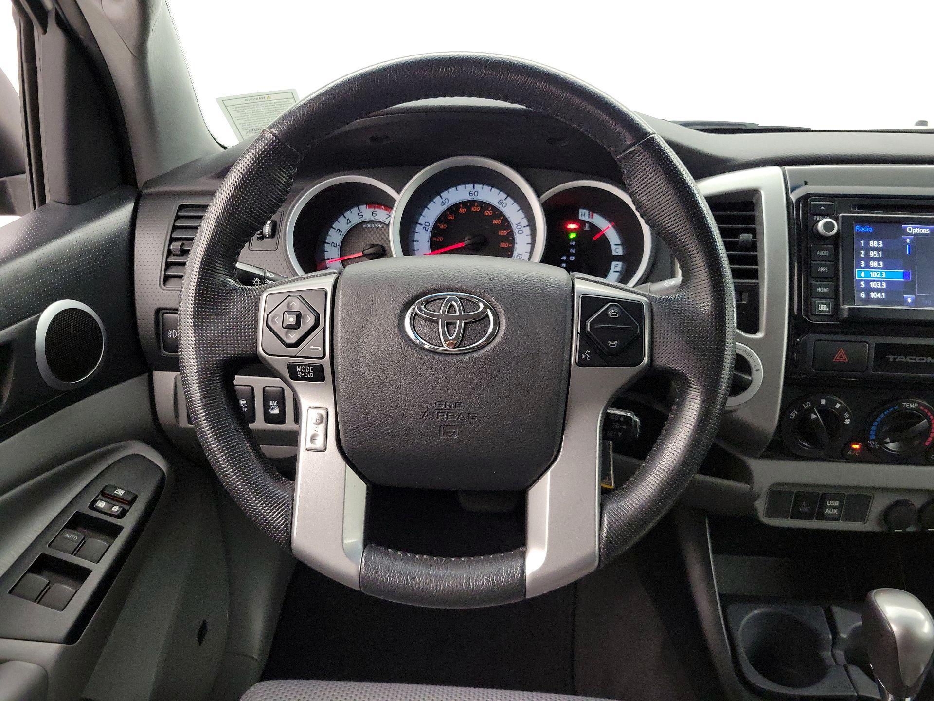 Thumbnail: 2015 Toyota Tacoma - 10