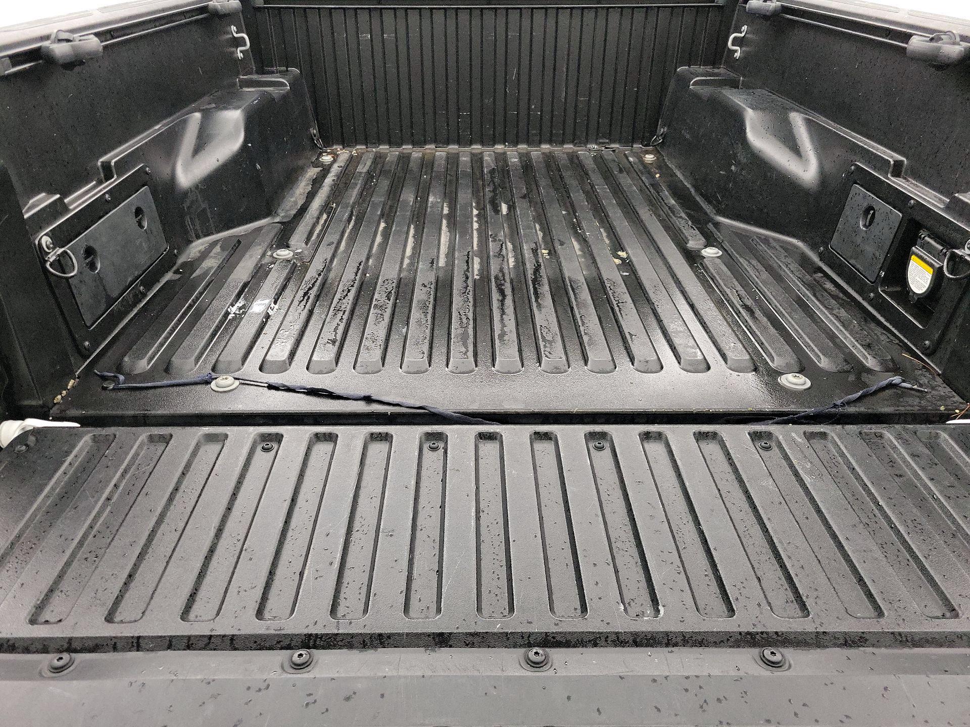 Thumbnail: 2015 Toyota Tacoma - 20