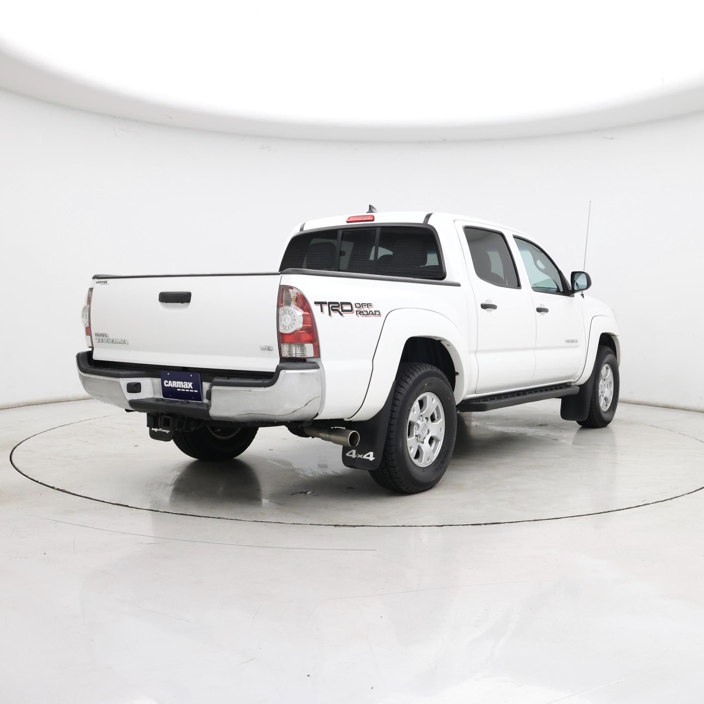 Thumbnail: 2015 Toyota Tacoma - 8