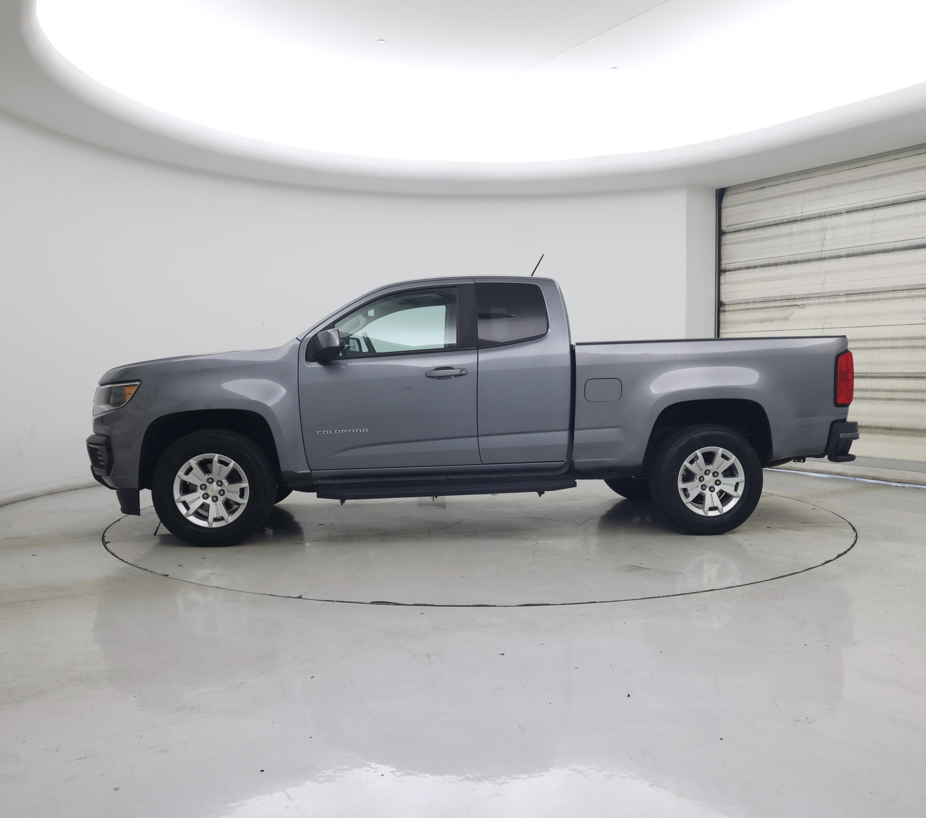 Thumbnail: 2021 Chevrolet Colorado - 3