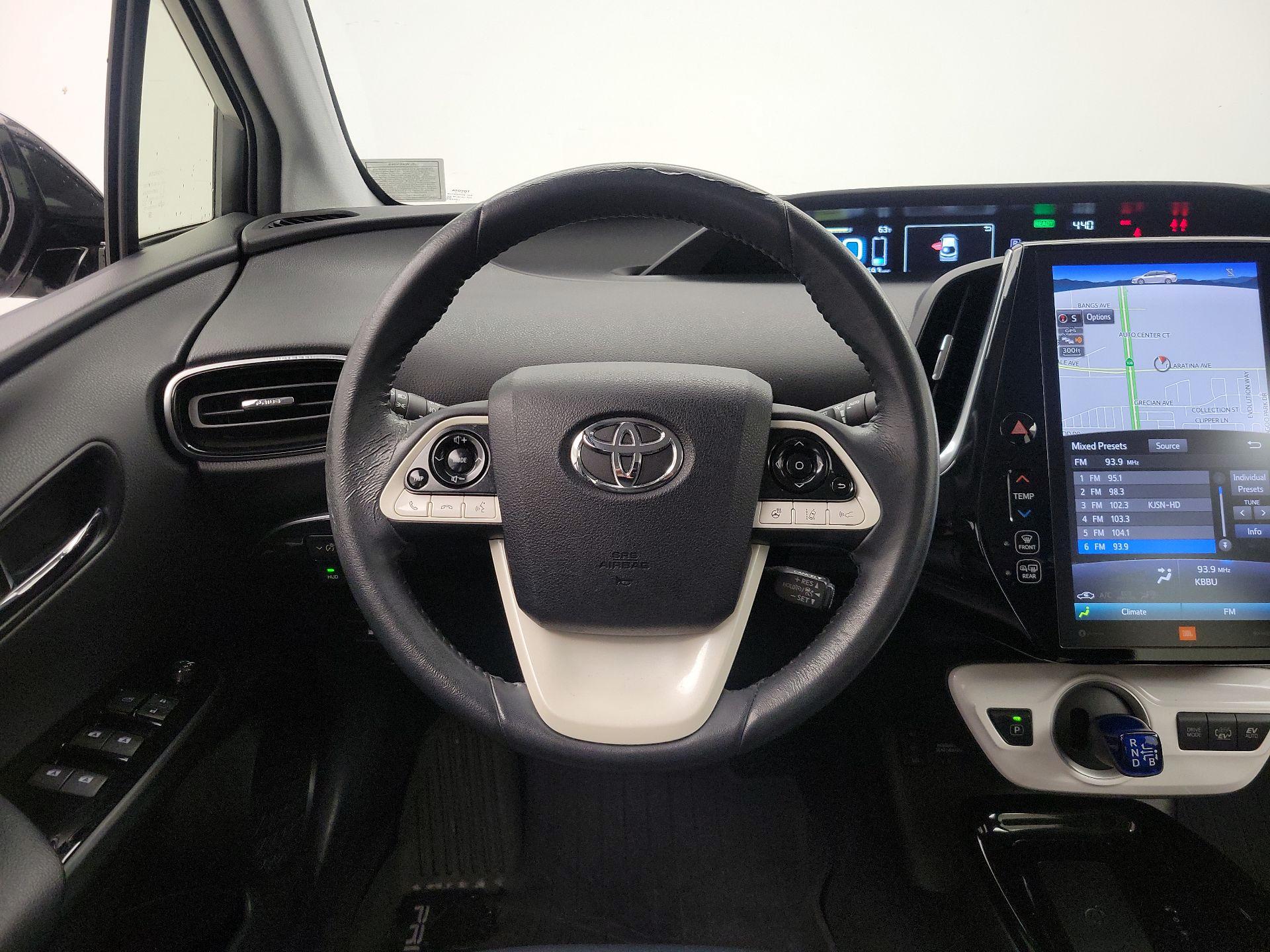 Thumbnail: 2017 Toyota Prius Prime - 10