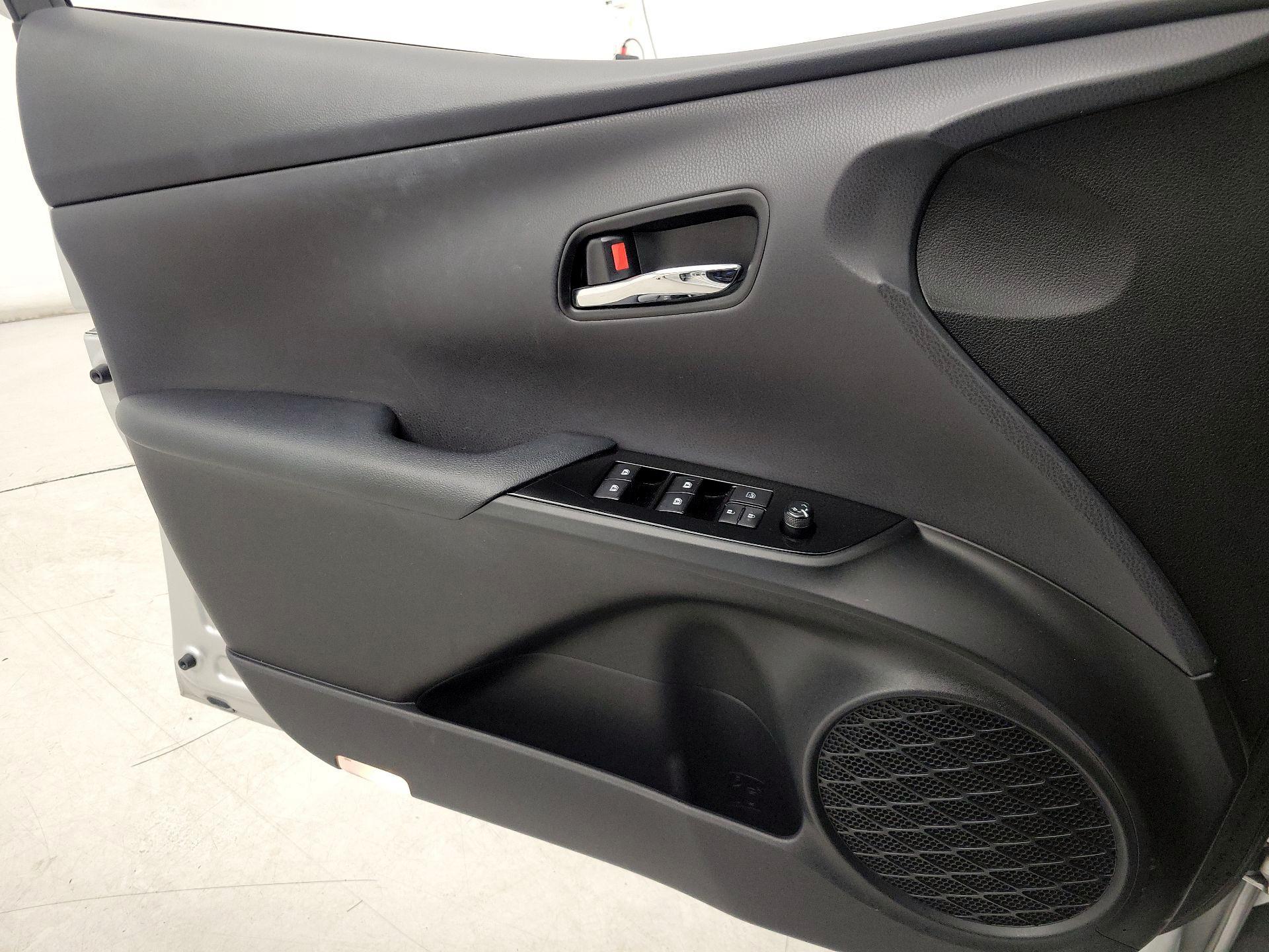 Thumbnail: 2017 Toyota Prius Prime - 12