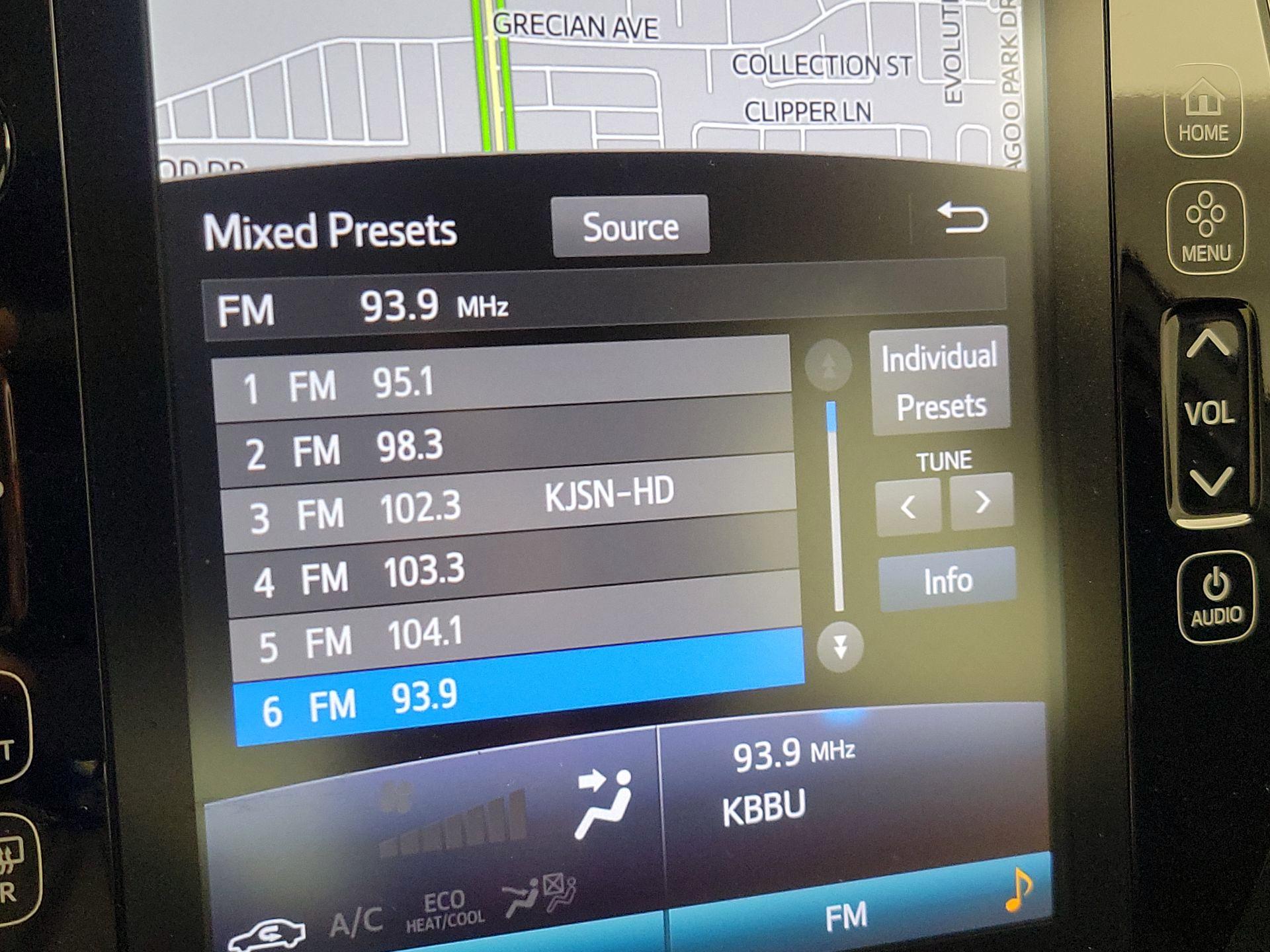 Thumbnail: 2017 Toyota Prius Prime - 16