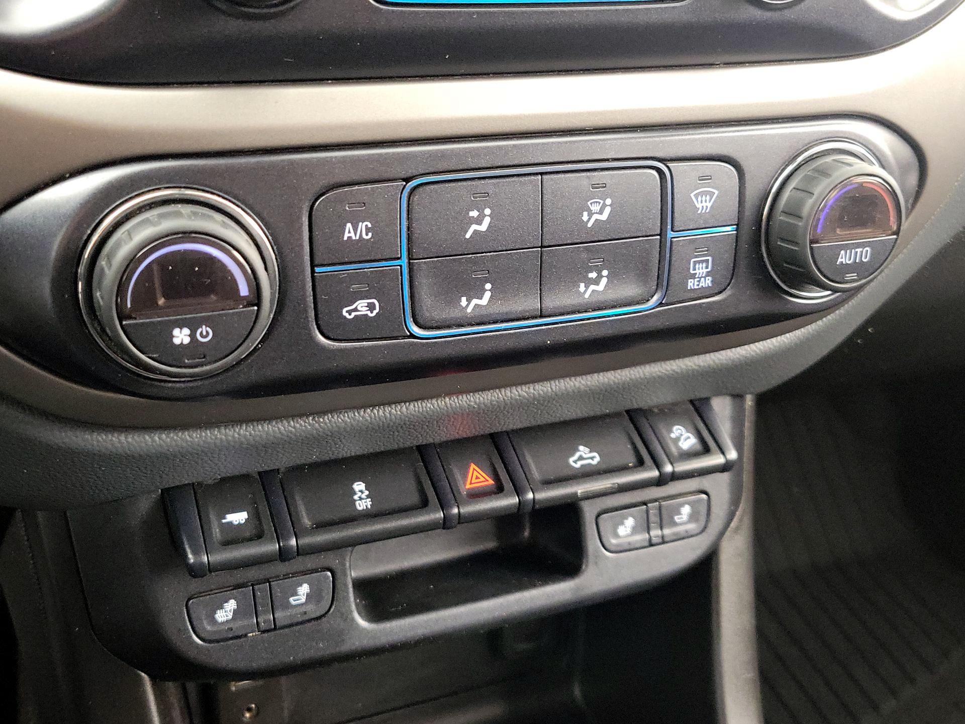 Thumbnail: 2018 Chevrolet Colorado - 16