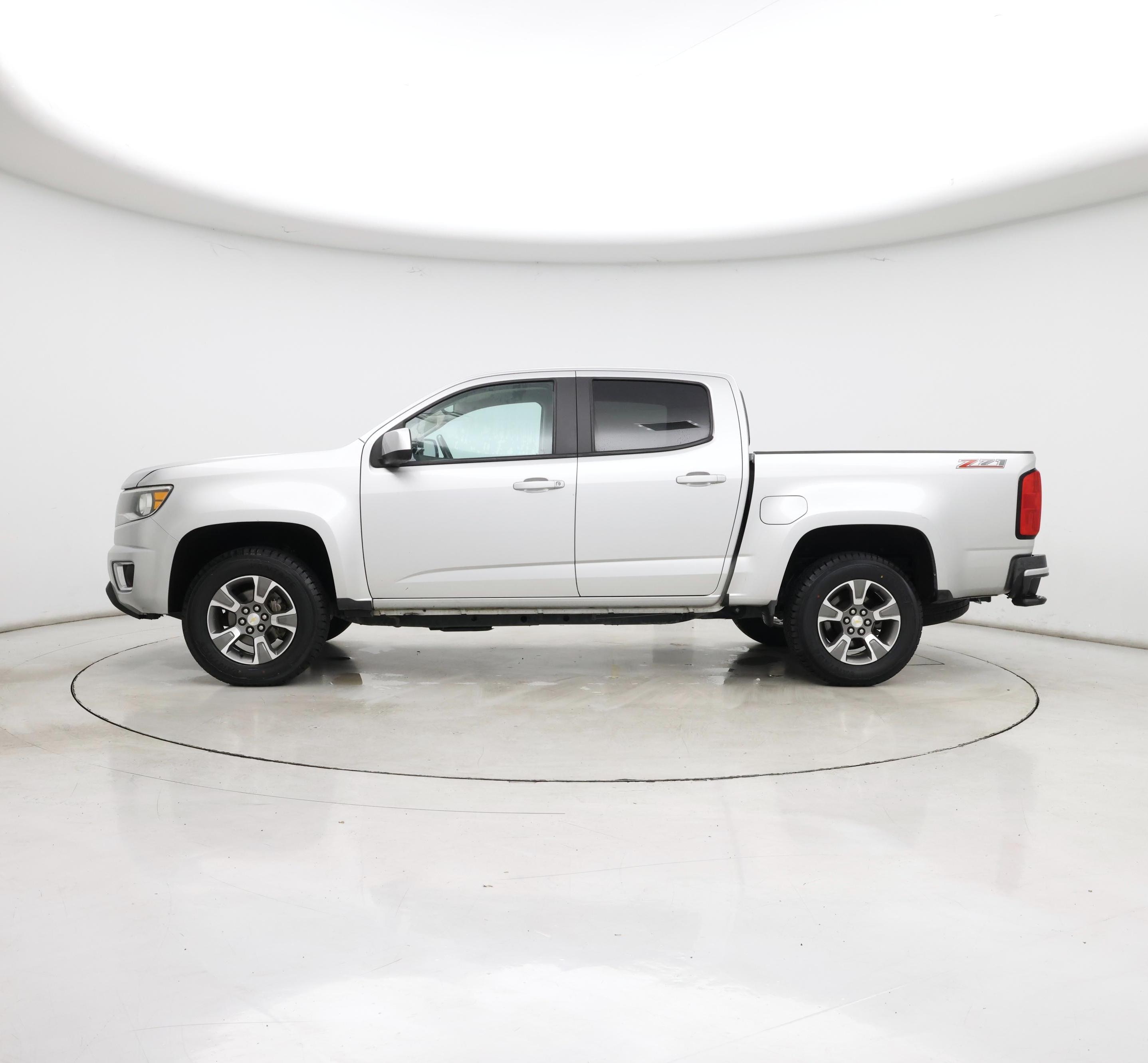 Thumbnail: 2018 Chevrolet Colorado - 3