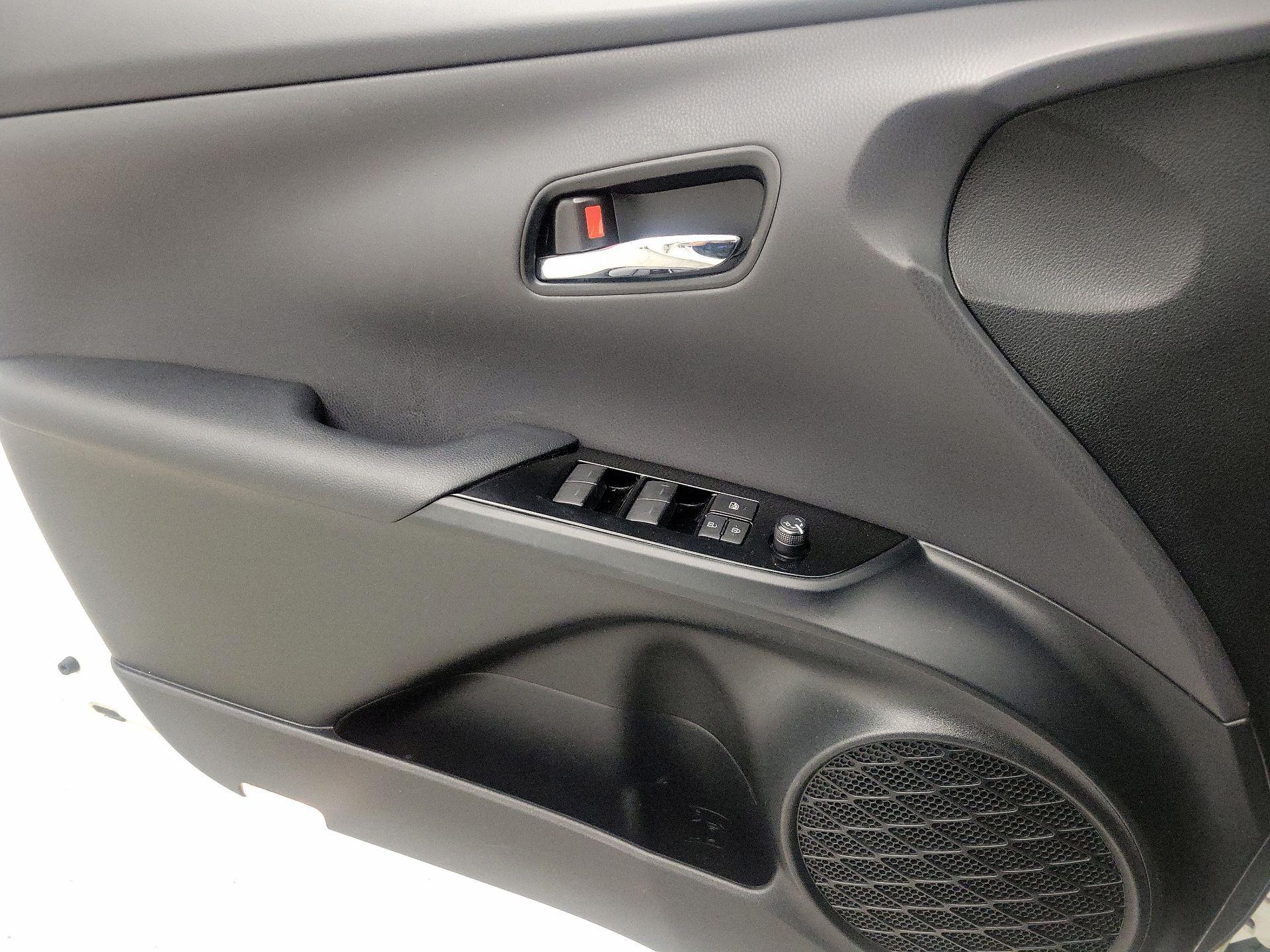 Thumbnail: 2020 Toyota Prius Prime - 12