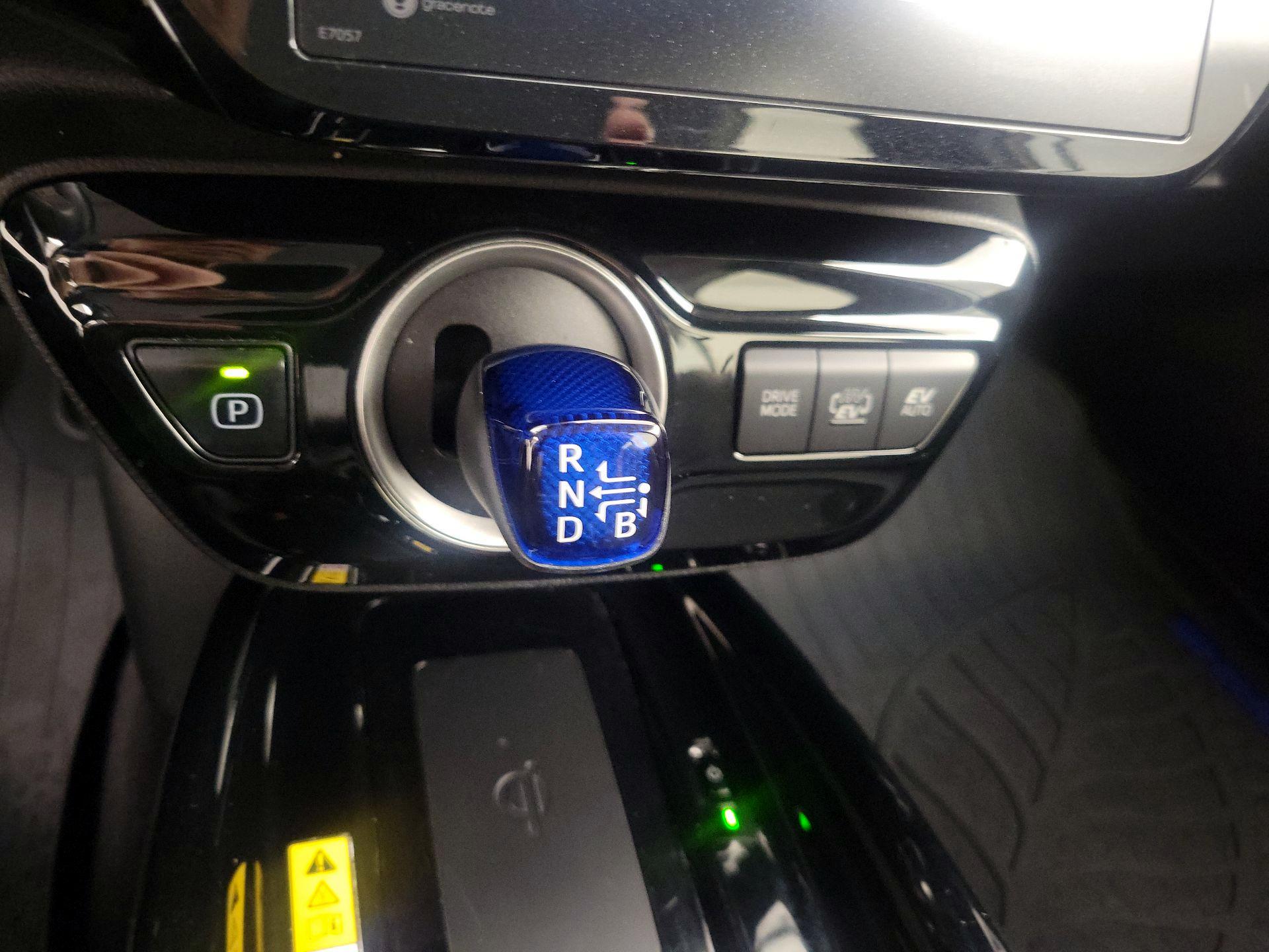 Thumbnail: 2020 Toyota Prius Prime - 18