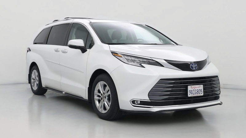2022 Toyota Sienna Limited Hero Image