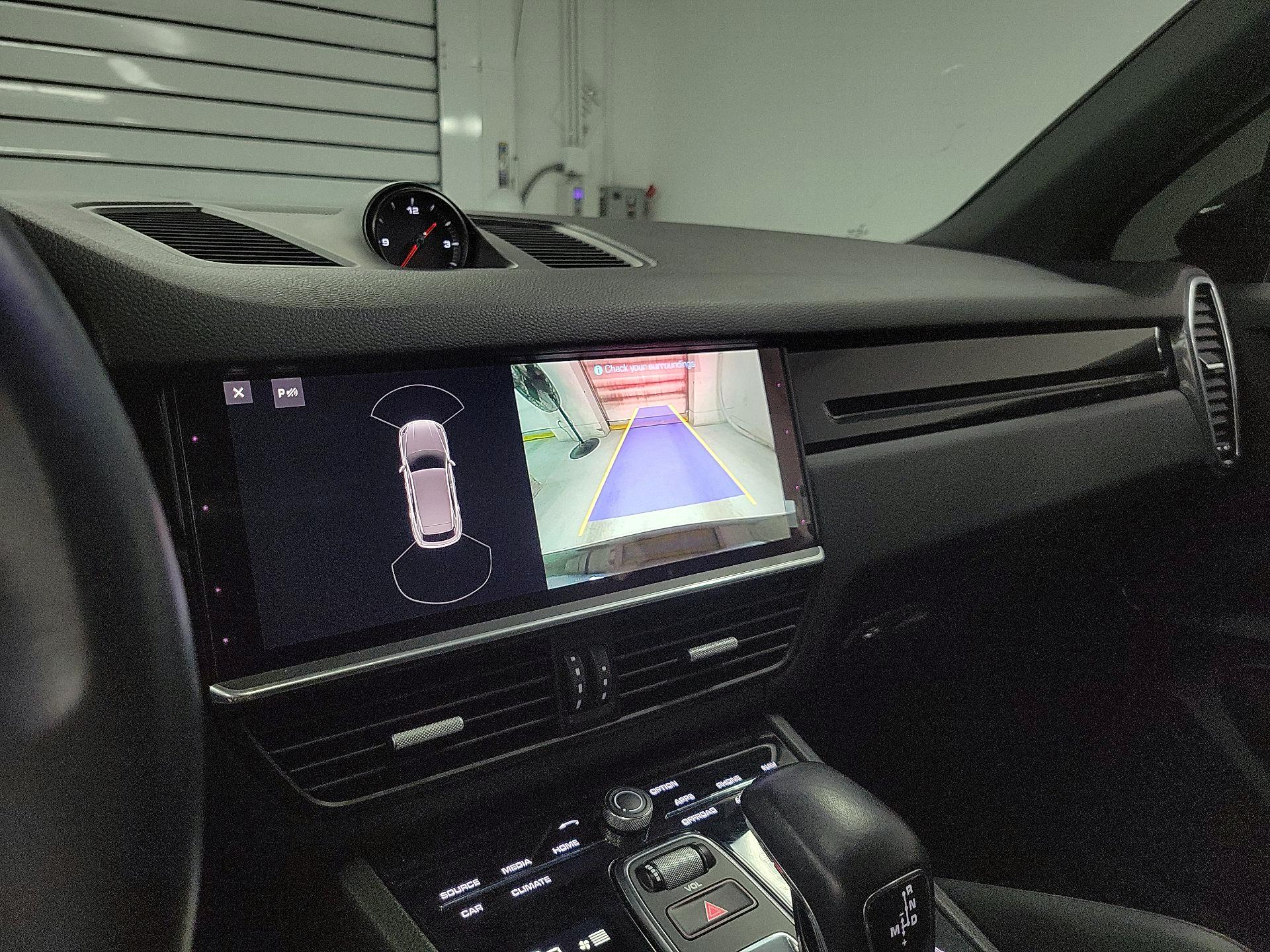 Thumbnail: 2021 Porsche Cayenne - 13