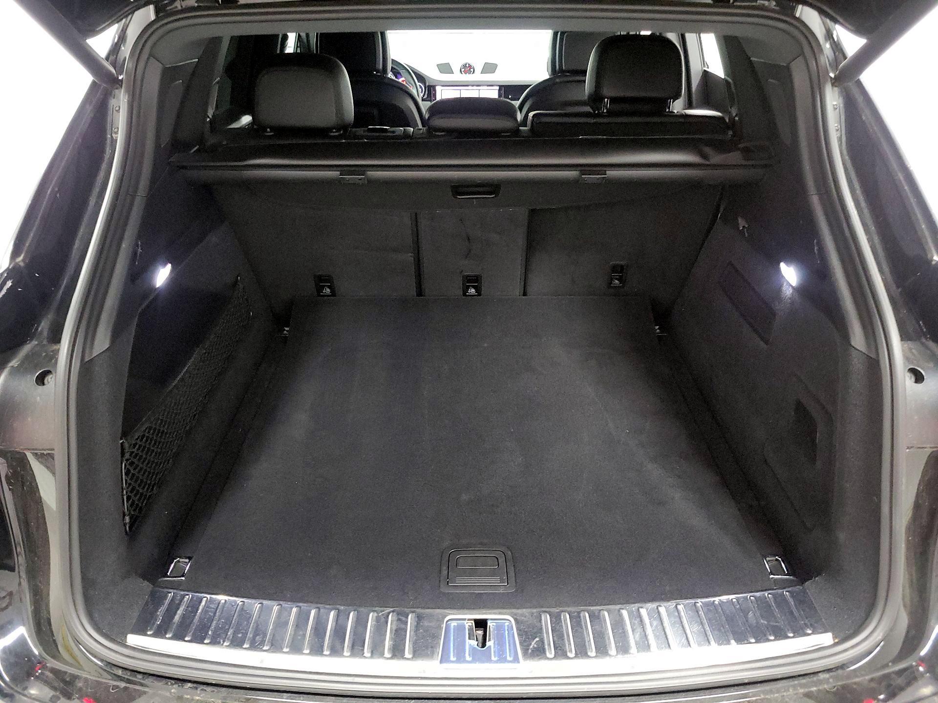 Thumbnail: 2021 Porsche Cayenne - 18