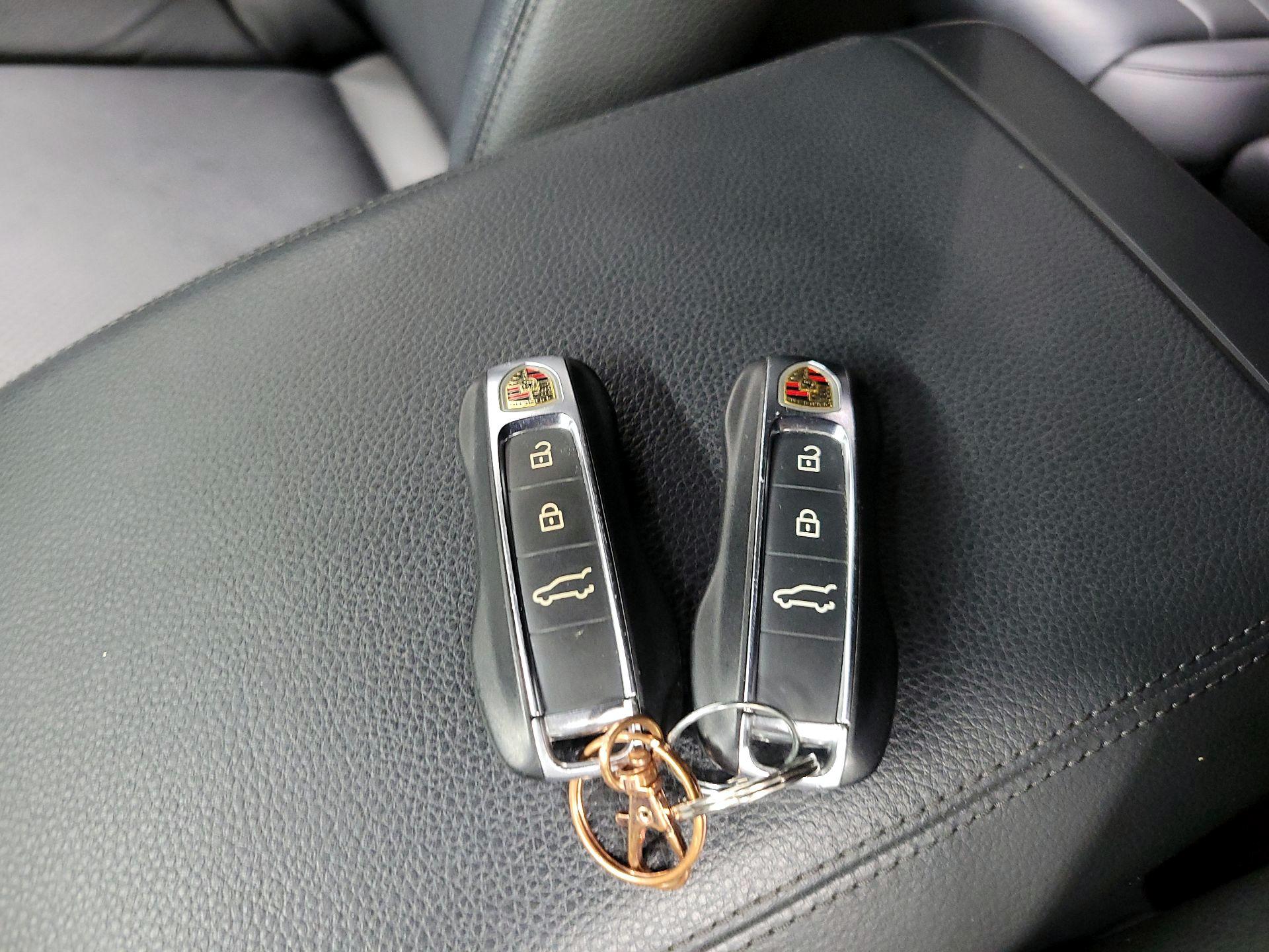 Thumbnail: 2021 Porsche Cayenne - 20